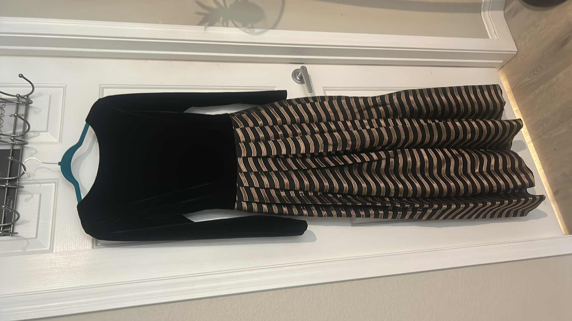 Photo 1 of WOMENS FORMAL FLOOR LENGTH EVER BEAUTY EVENING GOWN, BLACK VELVET TOP WITH PLEATED BLACK AND GOLD SKIRT SIZE 8