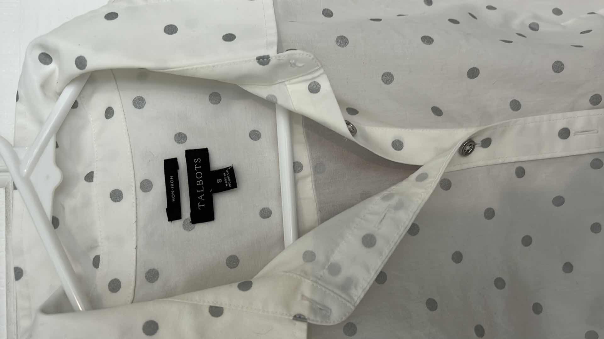 Photo 1 of WOMENSWEAR- 5 PC CLOTHING ASSORTMENT CHICOS, TALBOTTS AND MORE