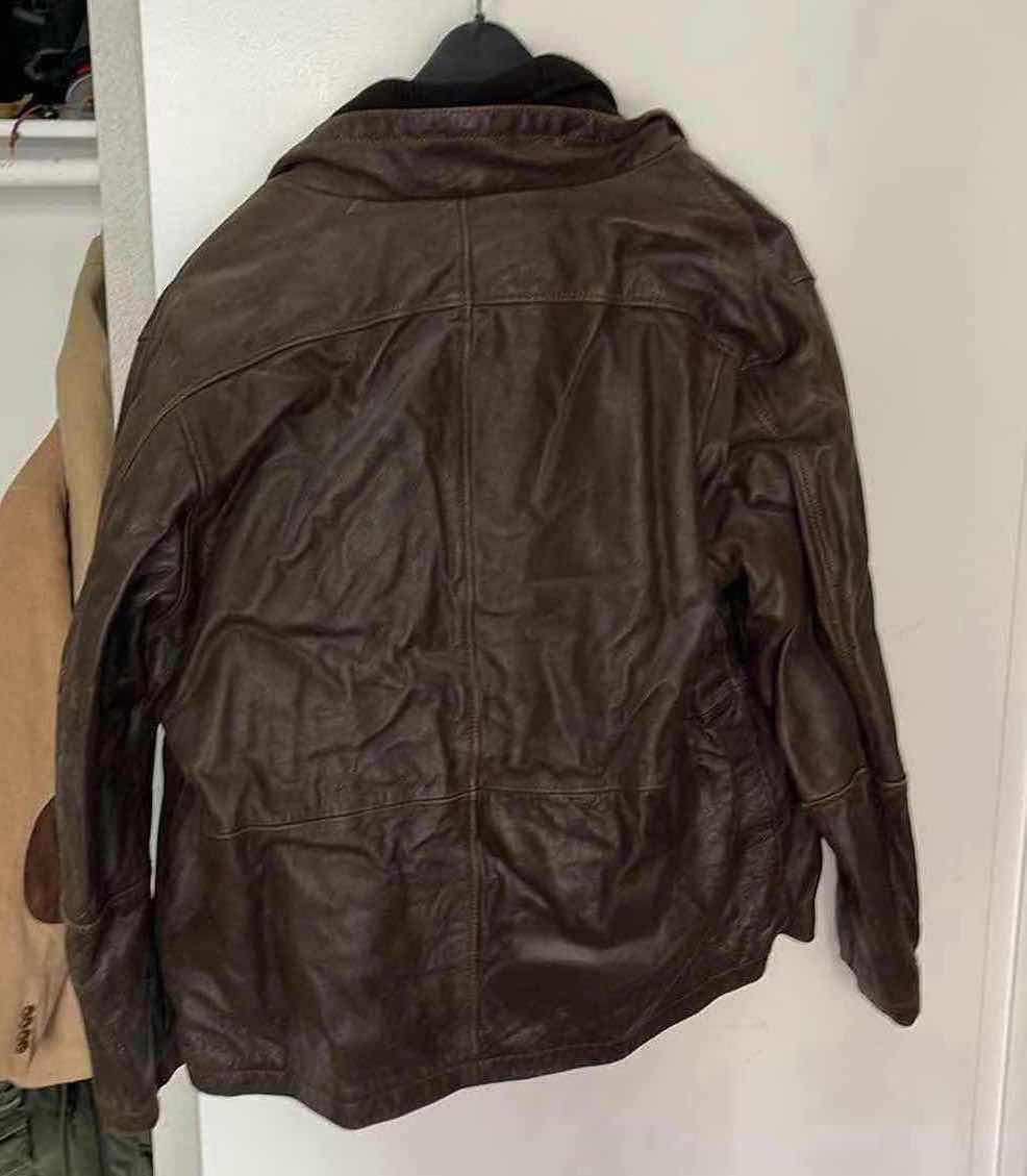 Photo 1 of COLUMBIA SPORTSWEAR COMPANY MENS BROWN LEATHER JACKET WITH REMOVABLE VEST SIZE L/G