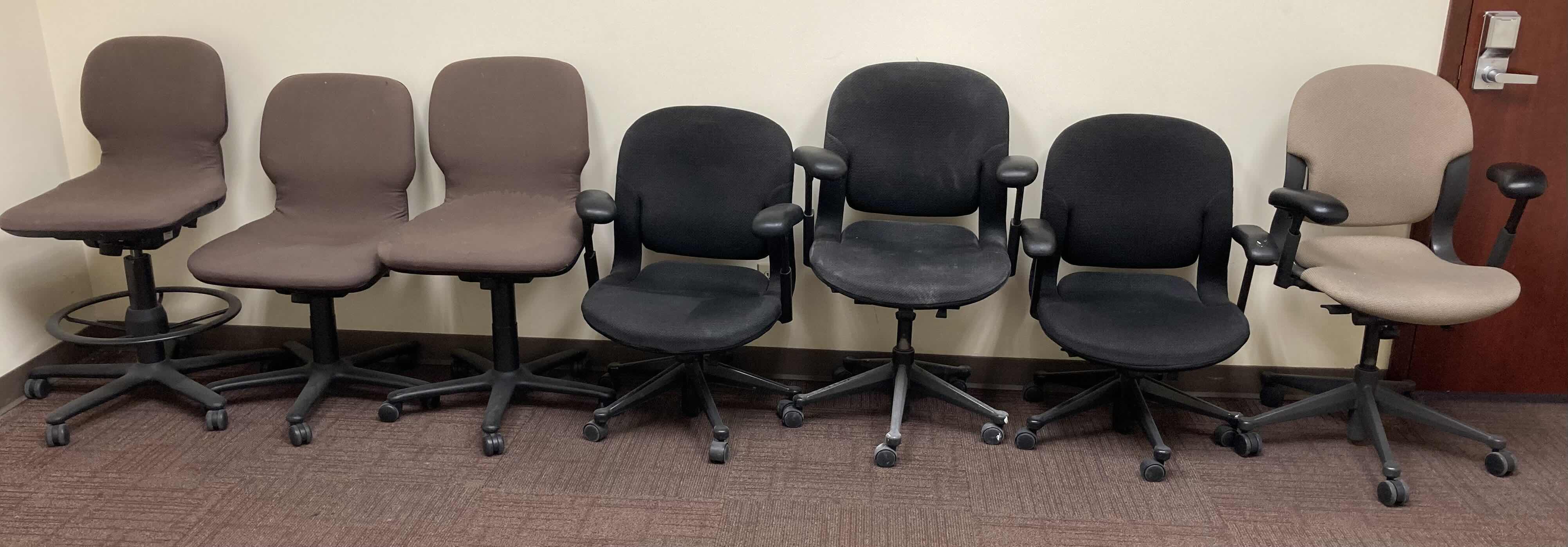 Photo 1 of OFFICE CHAIRS VERITY (7)