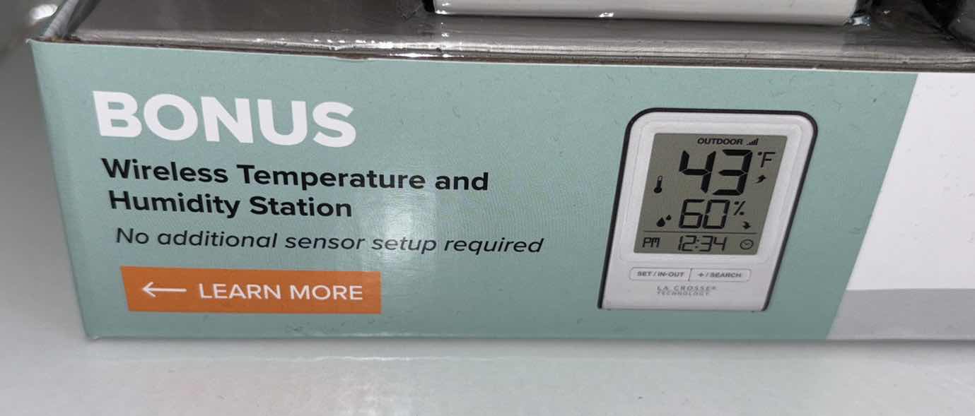 Photo 1 of LA CROSSE TECHNOLOGY PROFESSIONAL REMOTE MONITORING WEATHER STATION