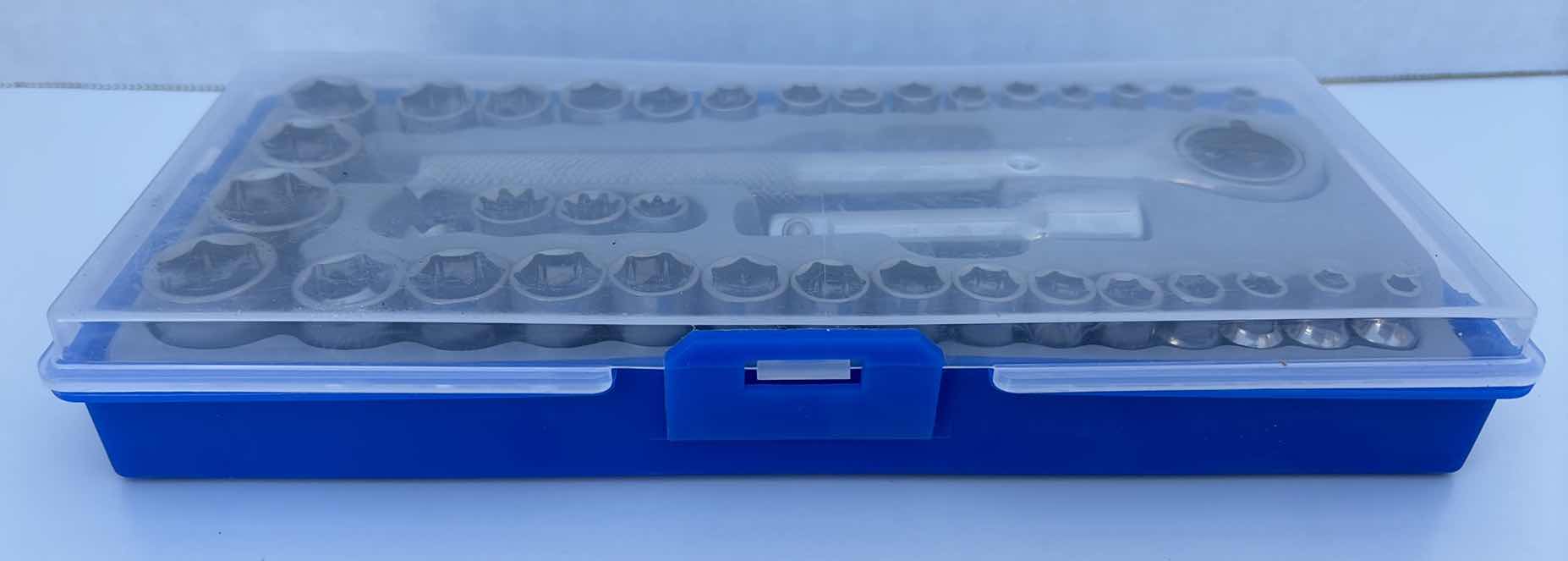 Photo 1 of 40 PC SAE & METRIC SOCKET & NUT DRIVER SET