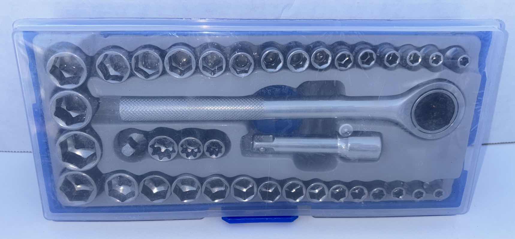 Photo 1 of 40 PC SAE & METRIC SOCKET & NUT DRIVER SET