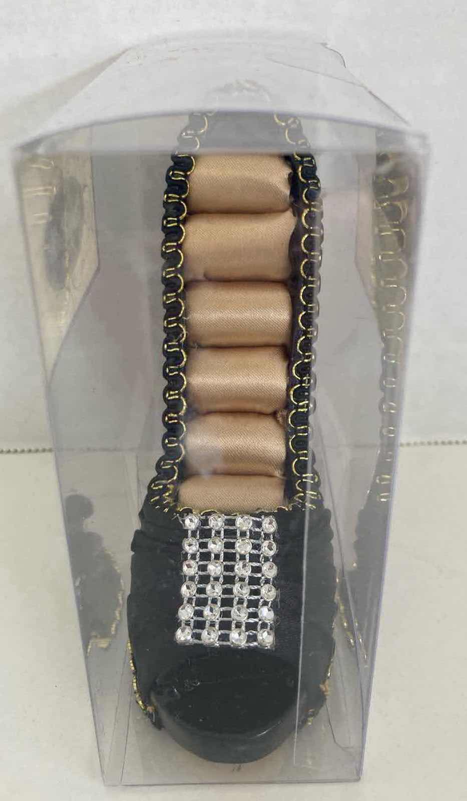 Photo 1 of SHINY BLACK & GOLD HIGH HEEL RING HOLDER FASHION JEWELRY DISPLAY H4.5”