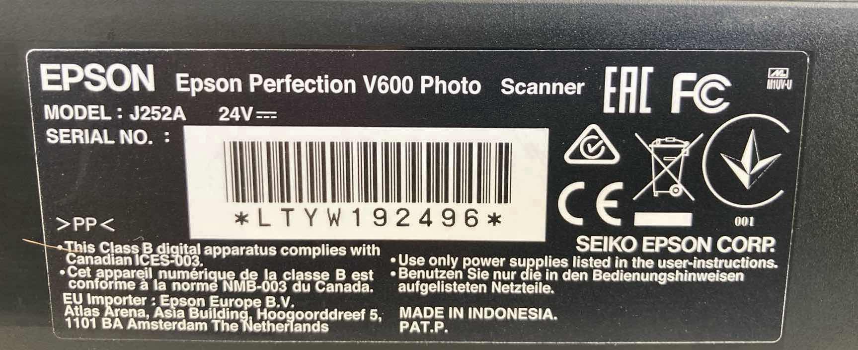 Photo 1 of EPSON PERFECTION V600 PHOTO & DOCUMENT SCANNER MODEL J252A