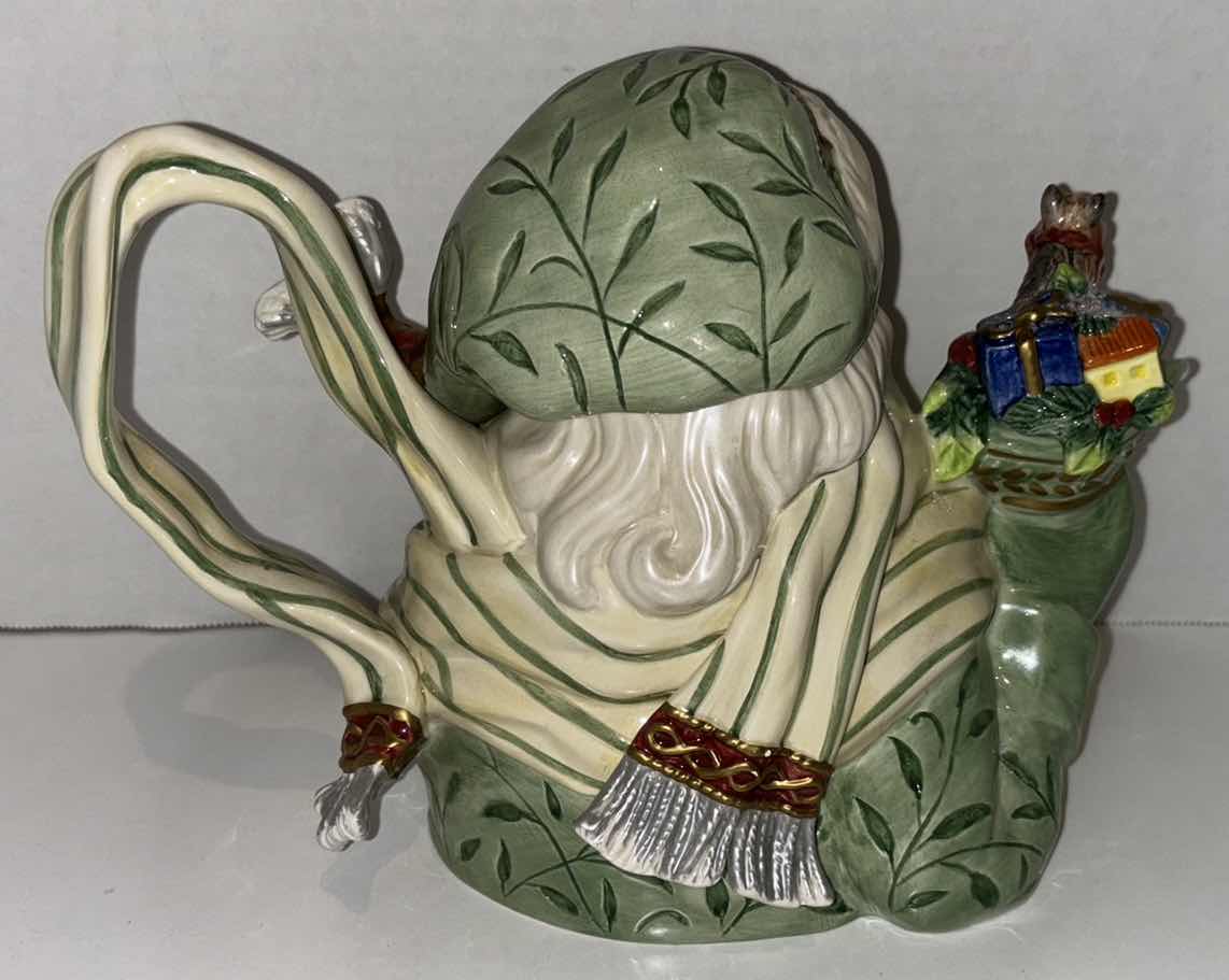 Photo 1 of FITZ & FLOYD CLASSICS HANDCRAFTED CHINA, GREGORIAN COLLECTION SANTA CLAUSE FIGURAL 5 CUP TEAPOT & LID