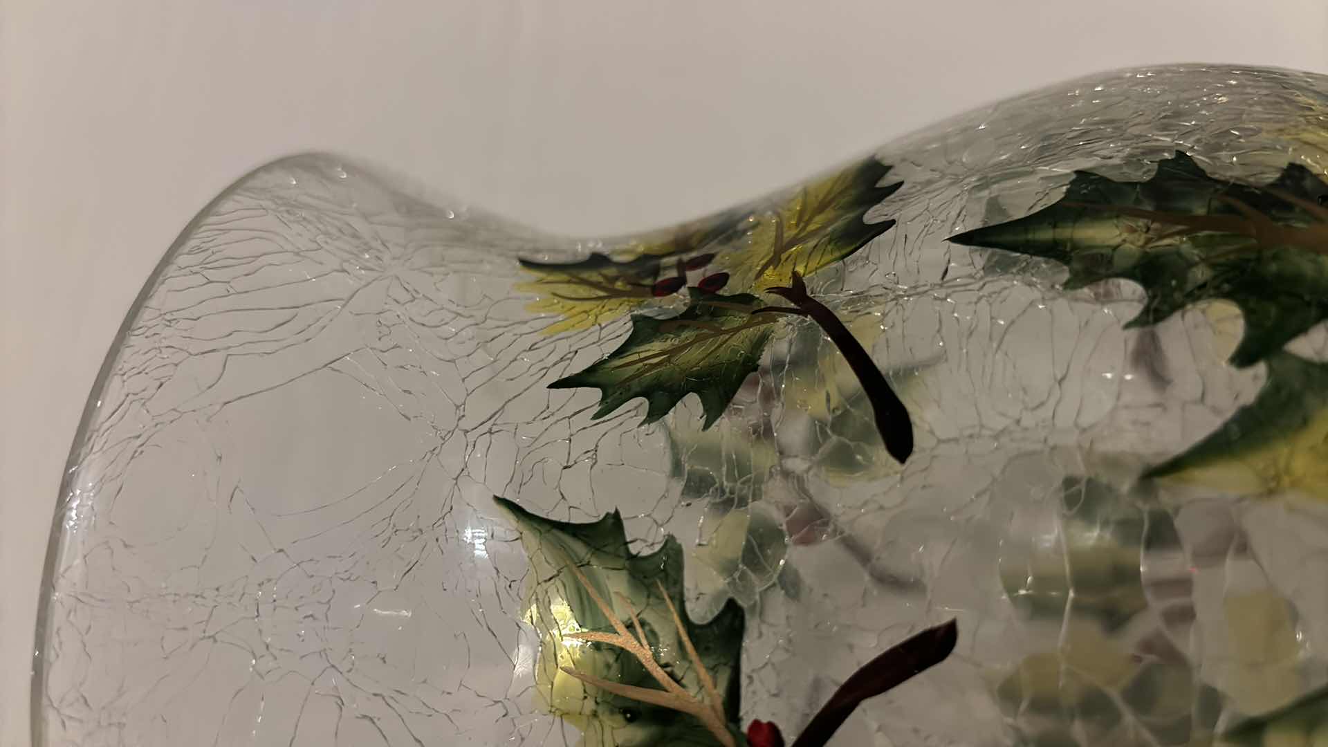 Photo 1 of LIGHTSCAPES UNIVERSAL 10.25” CRACKLED GLASS CHRISTMAS TABLE DECOR/VASE