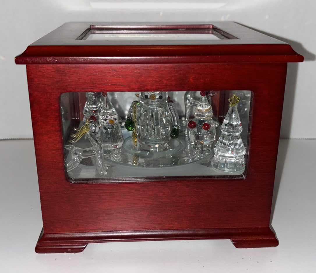 Photo 1 of MR. CHRISTMAS CRYSTAL SHOWCASE SNOWMAN MUSIC BOX