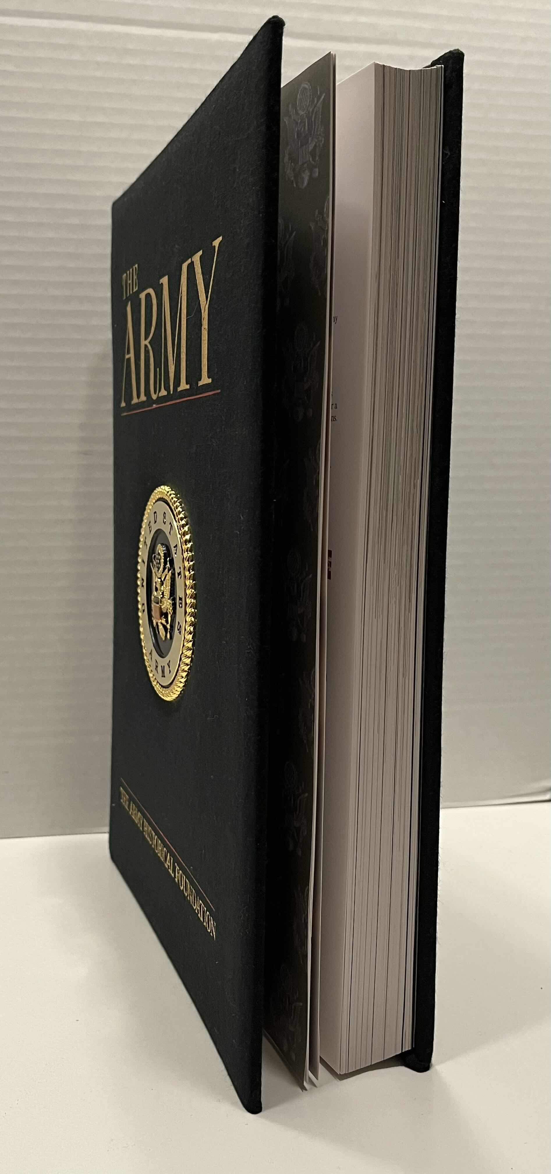 Photo 1 of THE ARMY UNITED STATES ARMY HISTORICAL FOUNDATION COLLECTORS BOOK PUBLISHED 2001