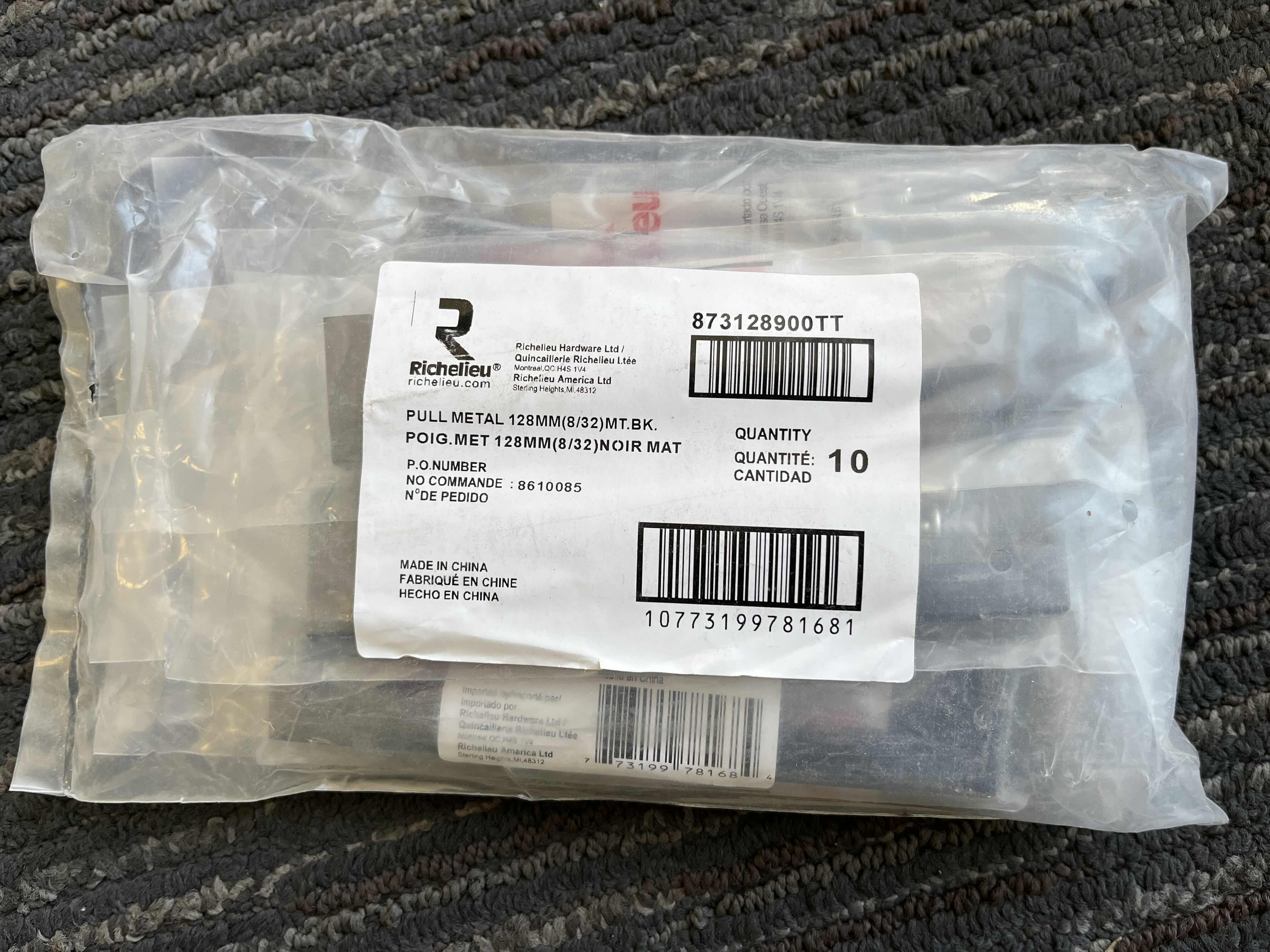 Photo 1 of RICHELIEU HARDWARE MATTE BLACK MODERN METAL PULL CABINET HANDLE 873128900TT 1BAG/10PCS (READ NOTES)