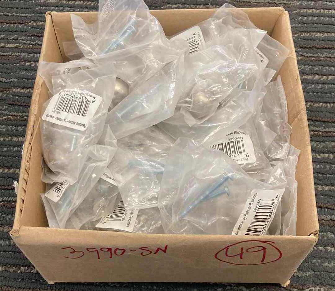 Photo 1 of JEFFREY ALEXANDER BY HARDWARE RESOURCES SATIN NICKEL LYON FOOTBALL KNOB CABINET HANDLE 3990-SN 1BOX/49PCS (READ NOTES)
