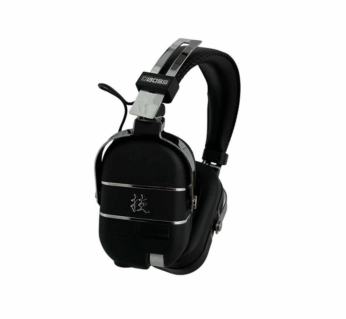 Photo 1 of BOSS WAZA-AIR GUITAR AMP WIRELESS HEADPHONE SYSTEM W BOSS HARD CASE