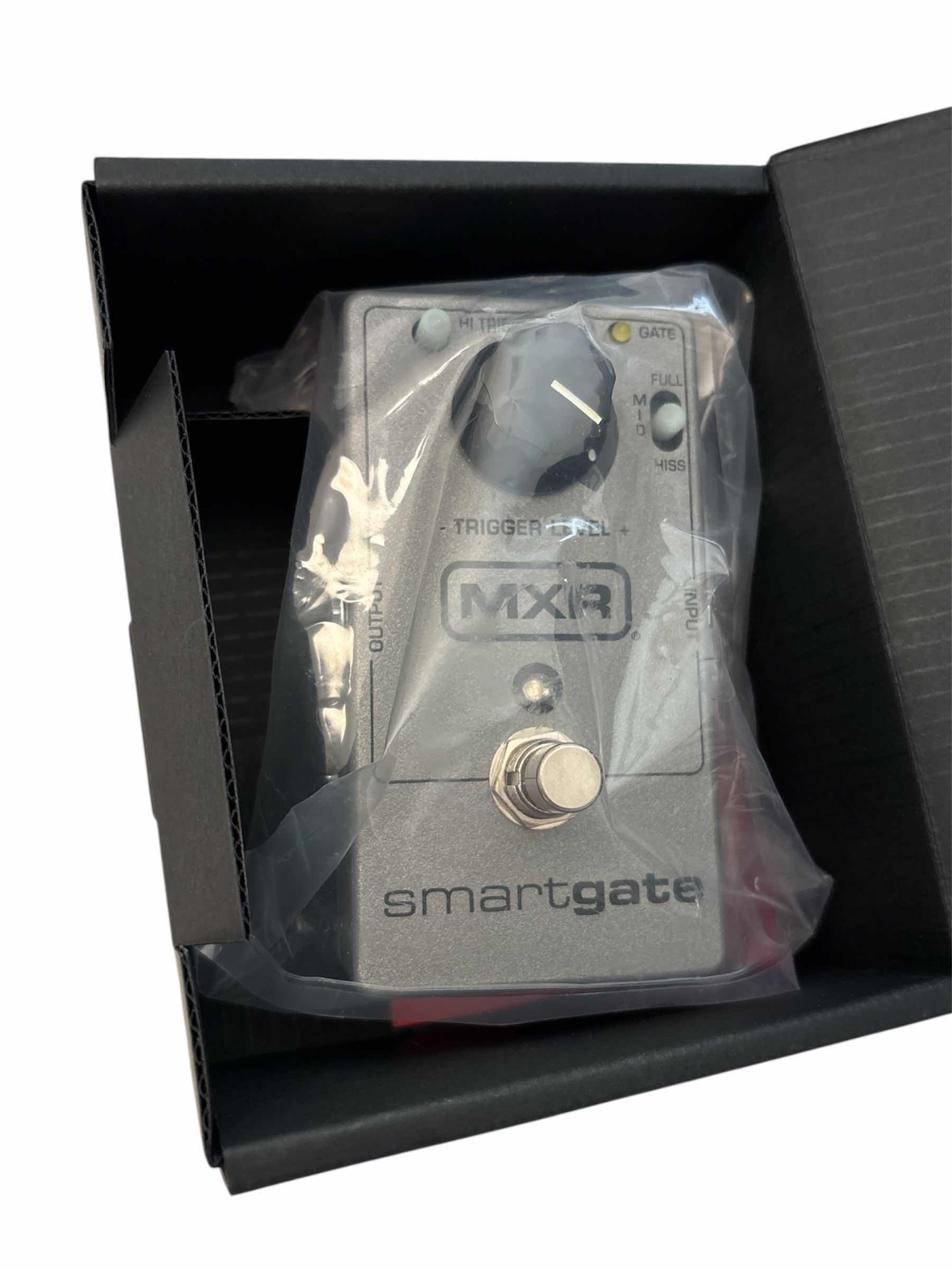 Photo 1 of DUNLOP MXR SMART GATE NOISE GATE PEDAL M135