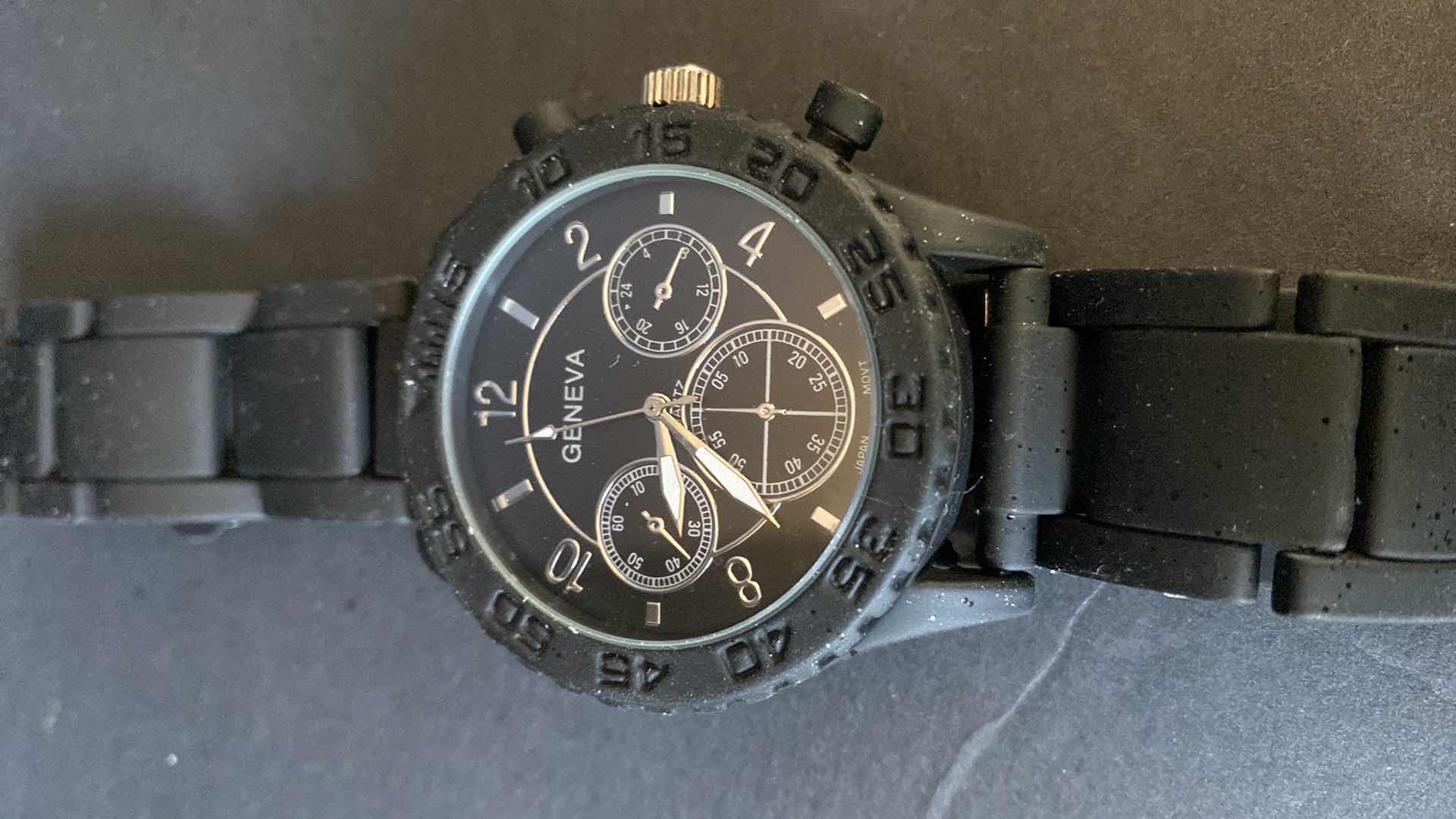 Photo 2 of GENEVA WATCHES 4 MENS 1 LADIES