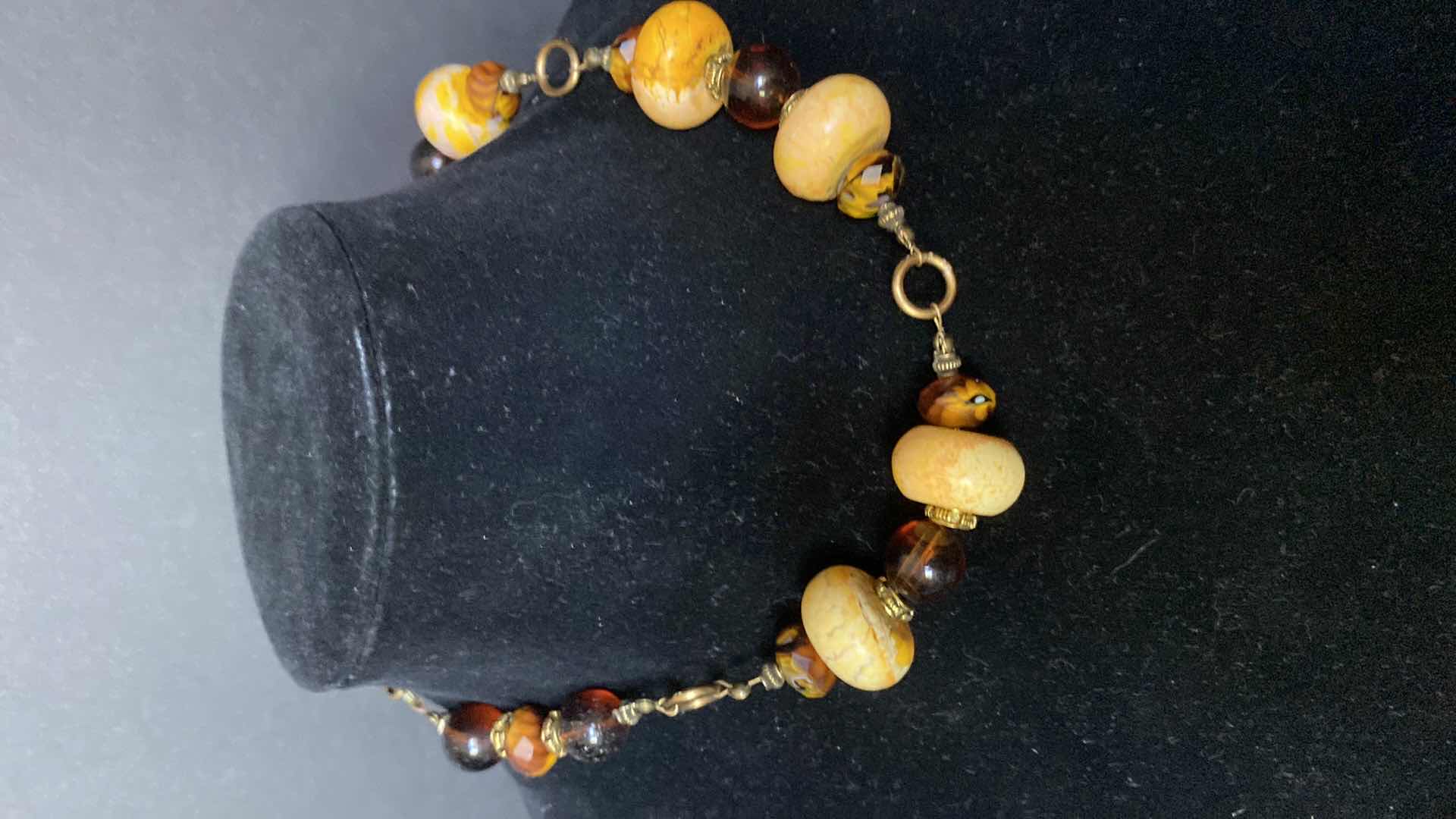 Photo 5 of COSTUME JEWELRY 5 NECKLACES