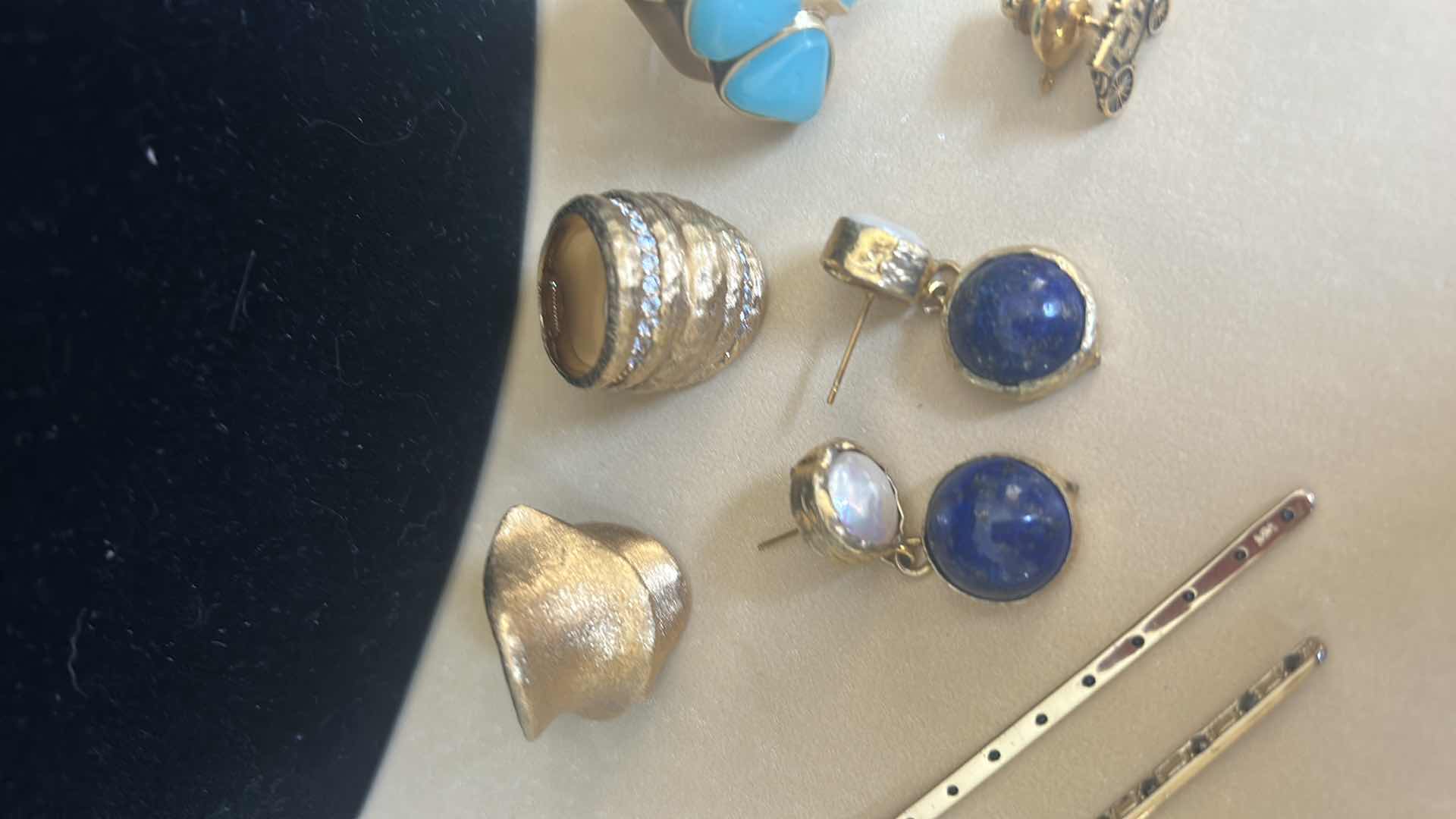 Photo 1 of FASHION JEWELRY ASSORTMENT RING 5,6