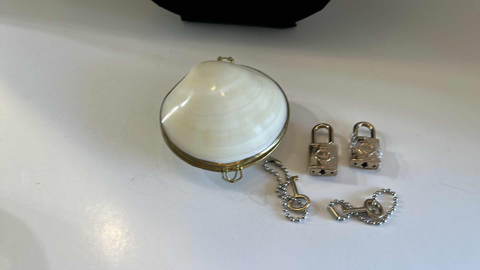 Photo 1 of FASHION JEWELRY ASSORTMENT W SHELL COIN PURSE