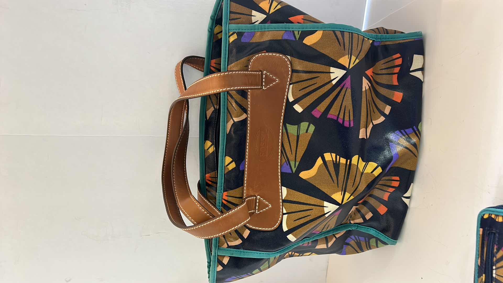 Photo 4 of FOSSIL BAG COLLECTION