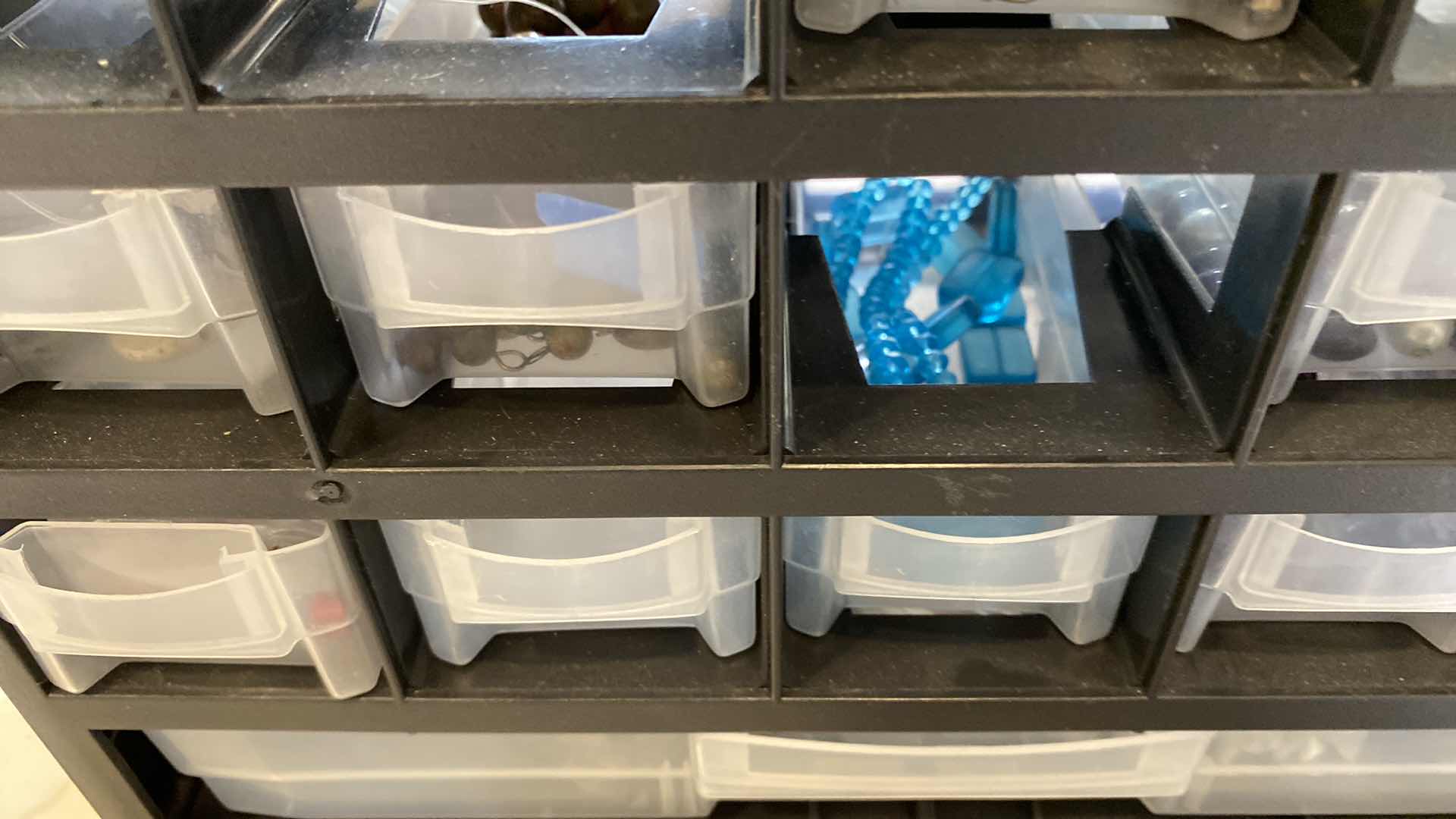 Photo 1 of BEATS ANNA’S JEWELRY MAKING SUPPLIES