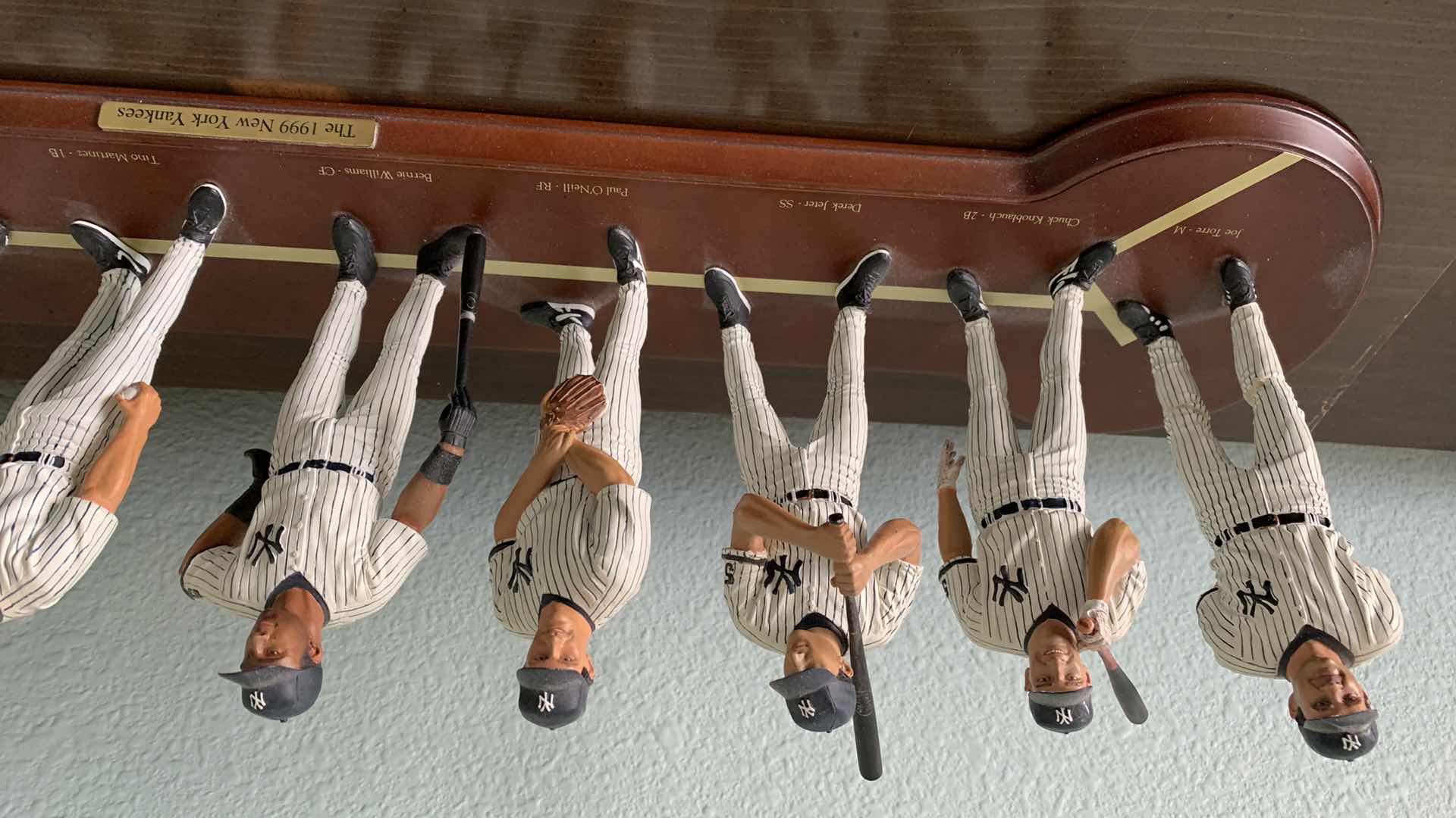 Photo 1 of  DANBURY MINT MLB BASEBALL LICENSED 1999 NEW YORK YANKEES FIGURINE SET