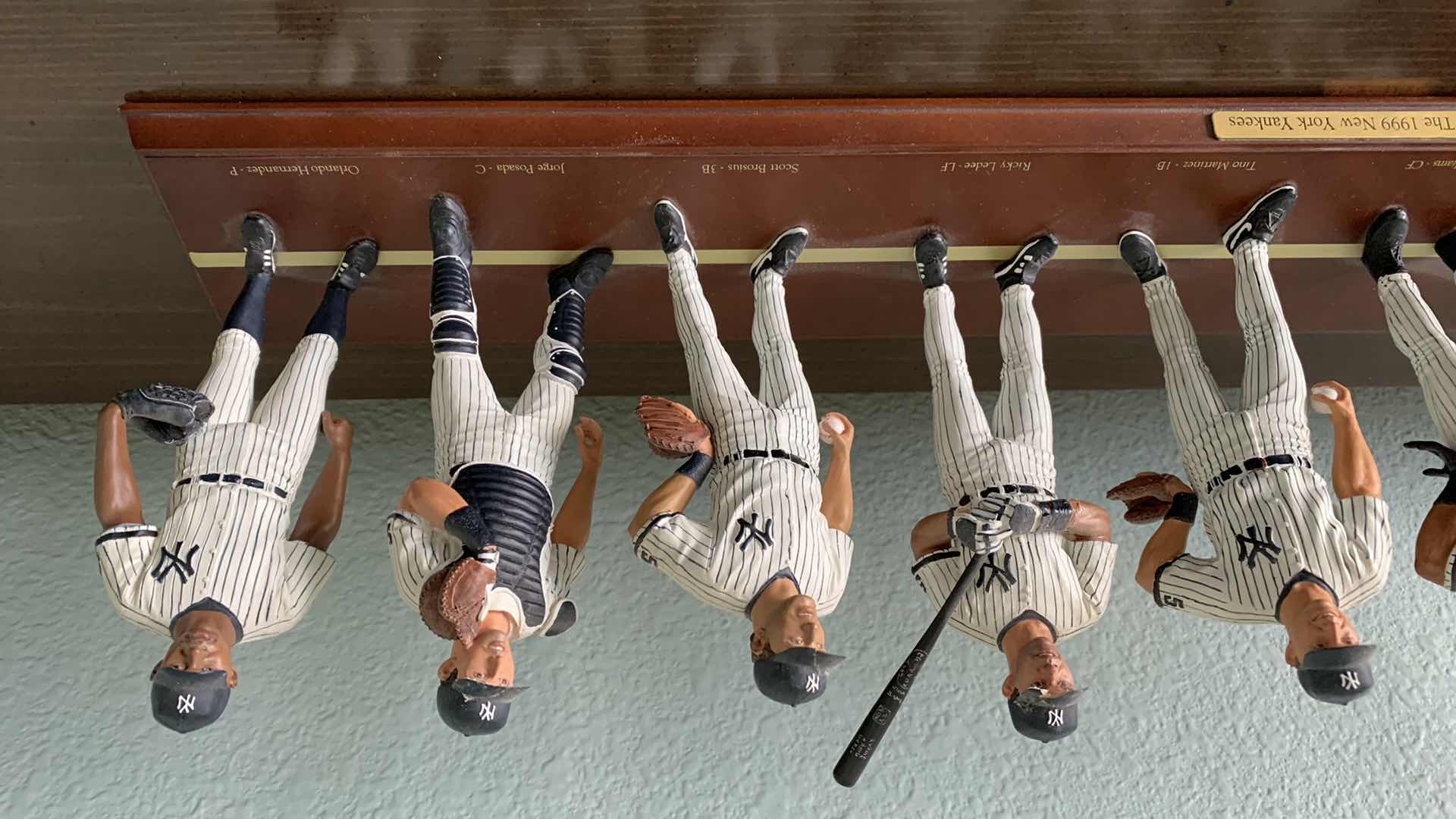 Photo 1 of  DANBURY MINT MLB BASEBALL LICENSED 1999 NEW YORK YANKEES FIGURINE SET