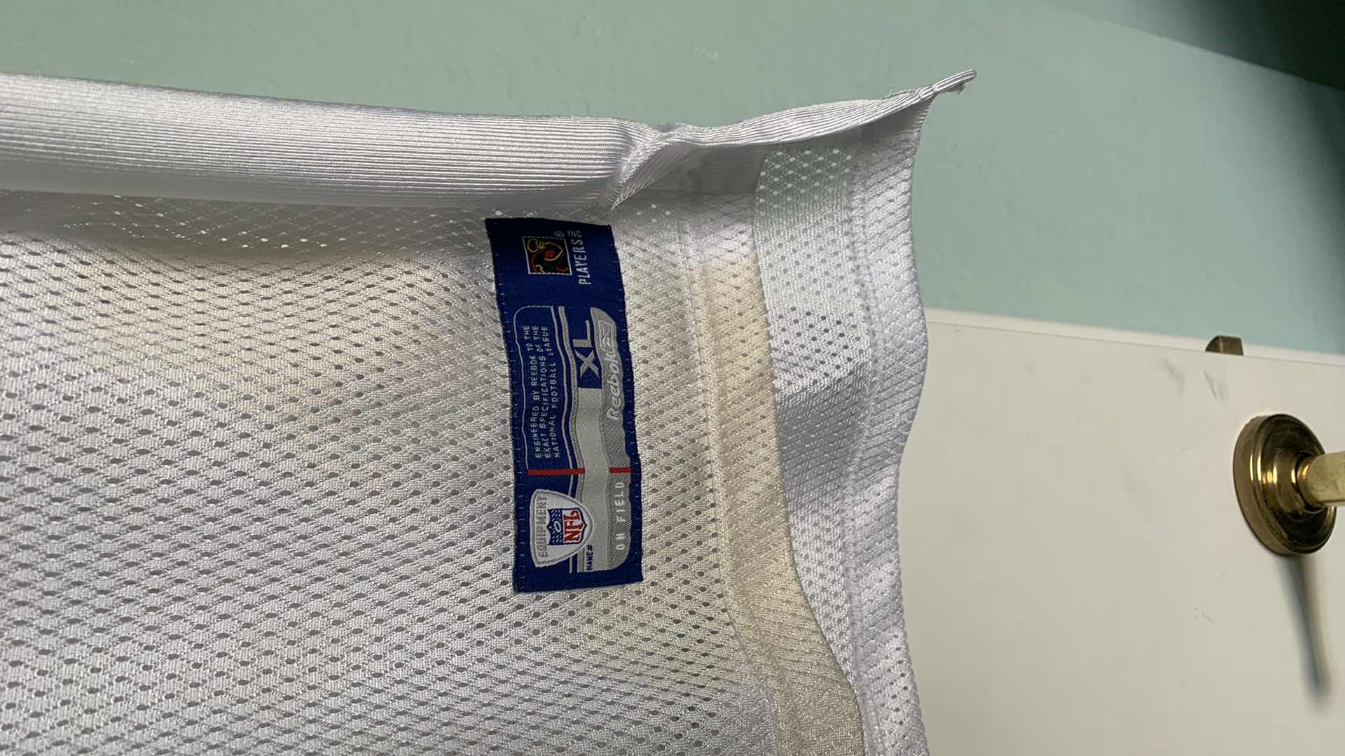 Photo 4 of NFL NEW YORK JETS TSHIRT M AND JERSEY 51 VILMA