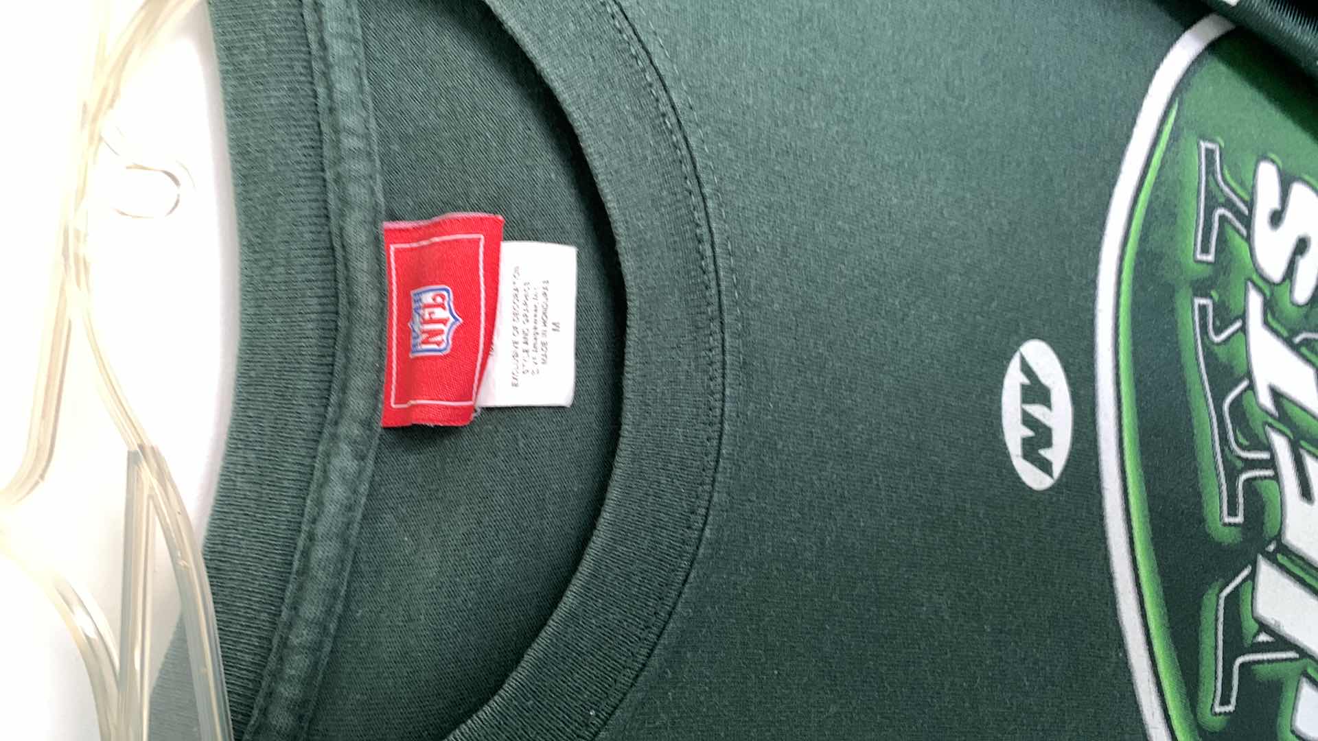 Photo 2 of NFL NEW YORK JETS TSHIRT M AND JERSEY 51 VILMA