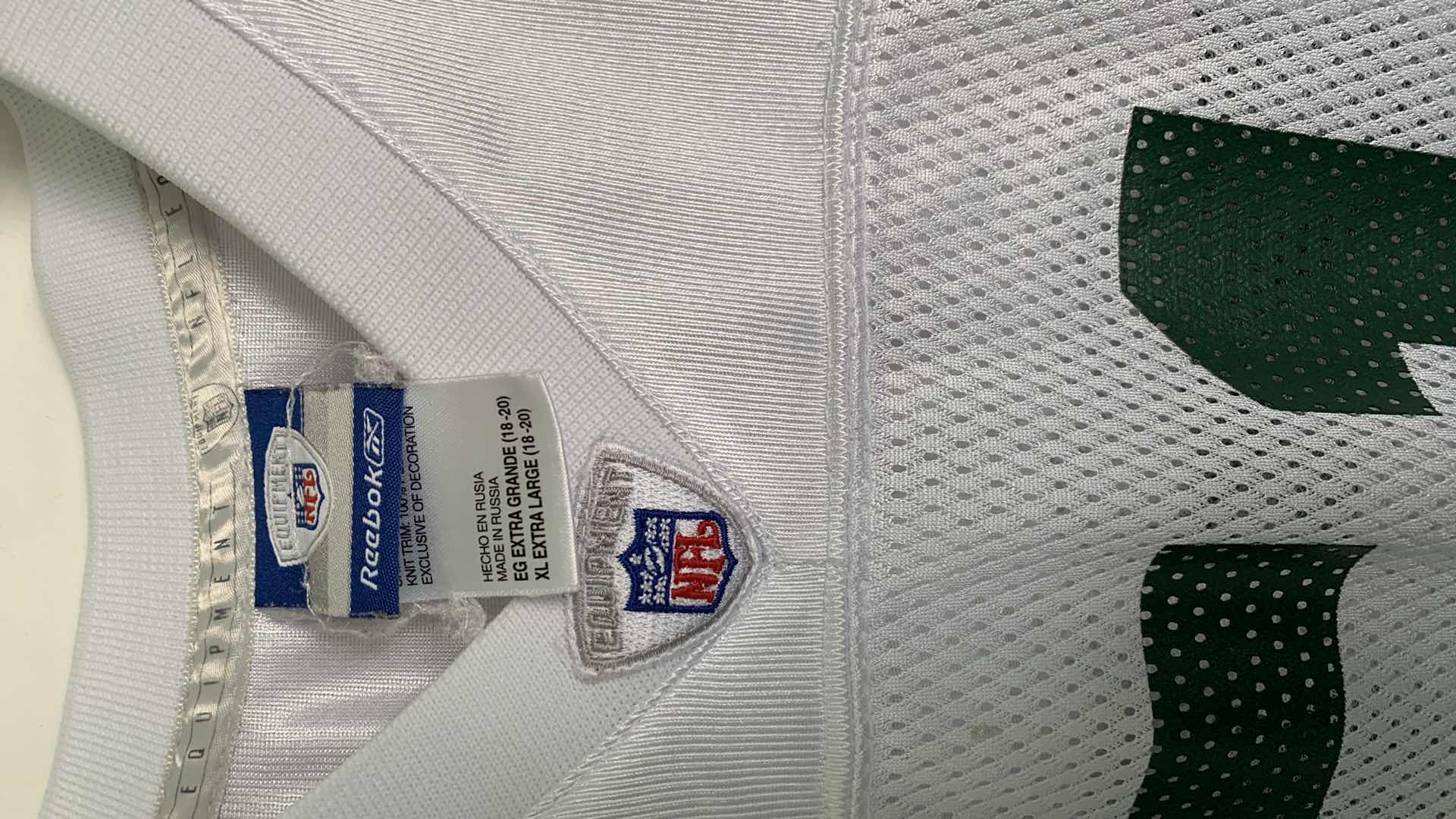 Photo 1 of NFL NEW YORK JETS TSHIRT M AND JERSEY 51 VILMA