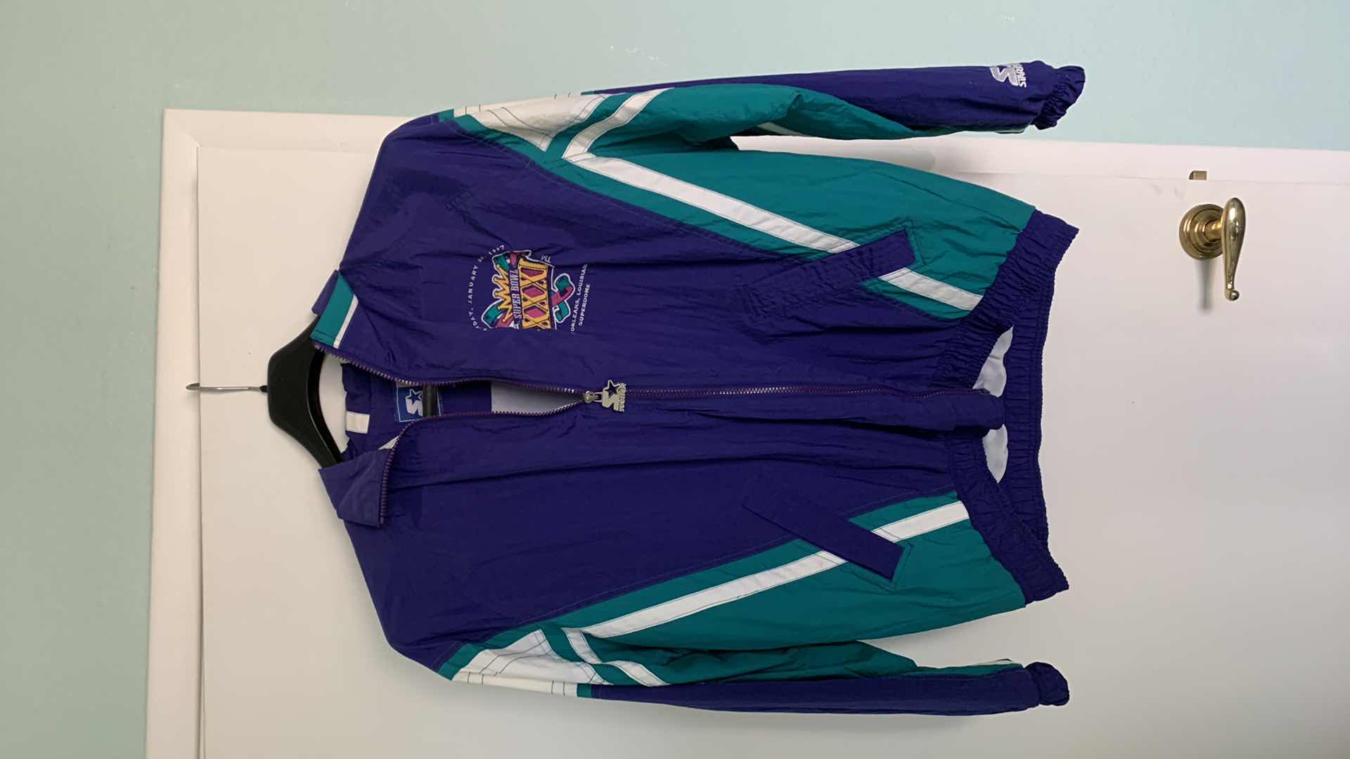 Photo 1 of STARTER NFL FOOTBALL 1997 SUPERBOWL PULLOVER SIZE LARGE