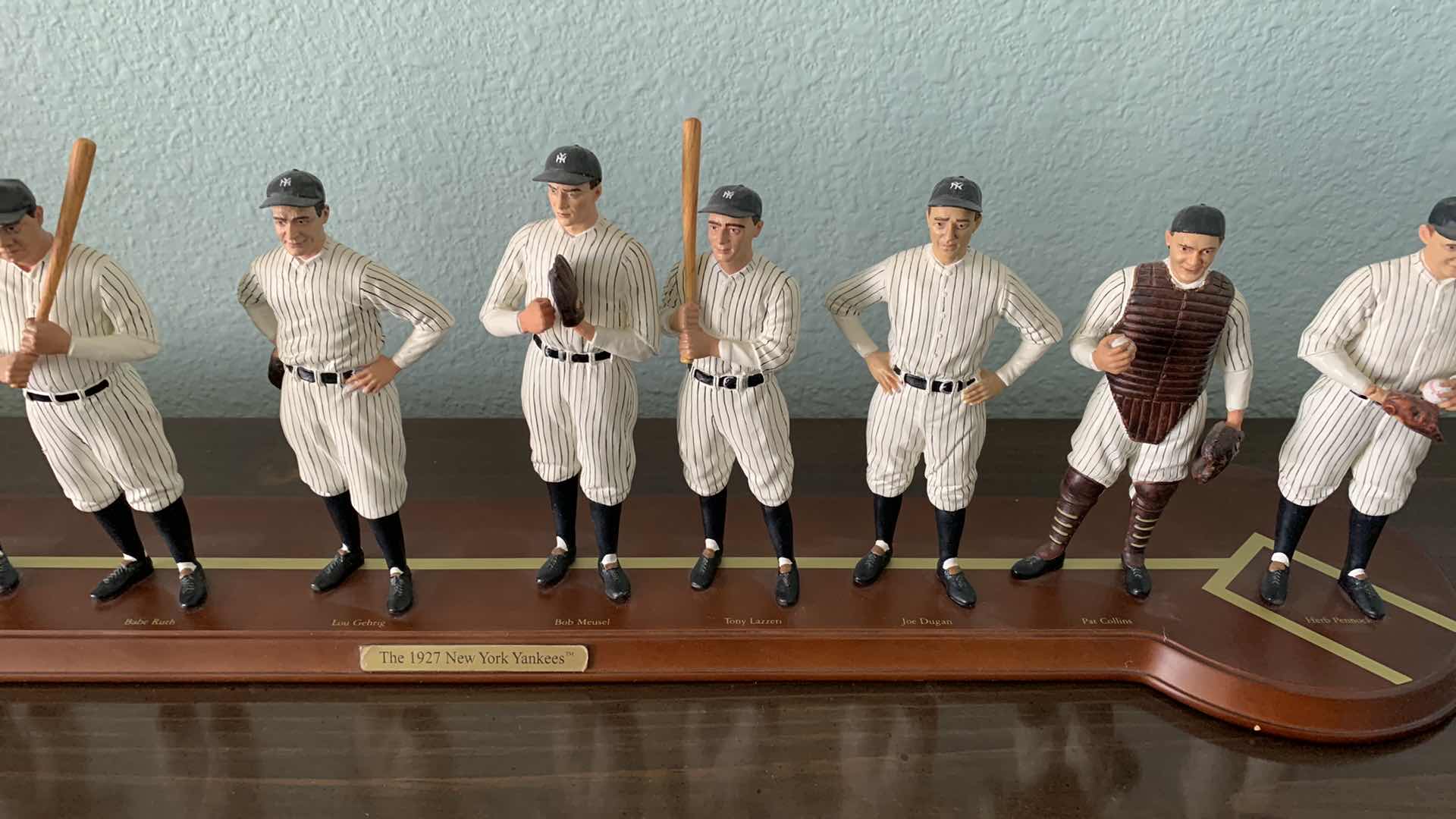 Photo 3 of DANBURY MINT MLB BASEBALL LICENSED 1927 NEW YORK YANKEES FIGURINE SET BABE RUTH
