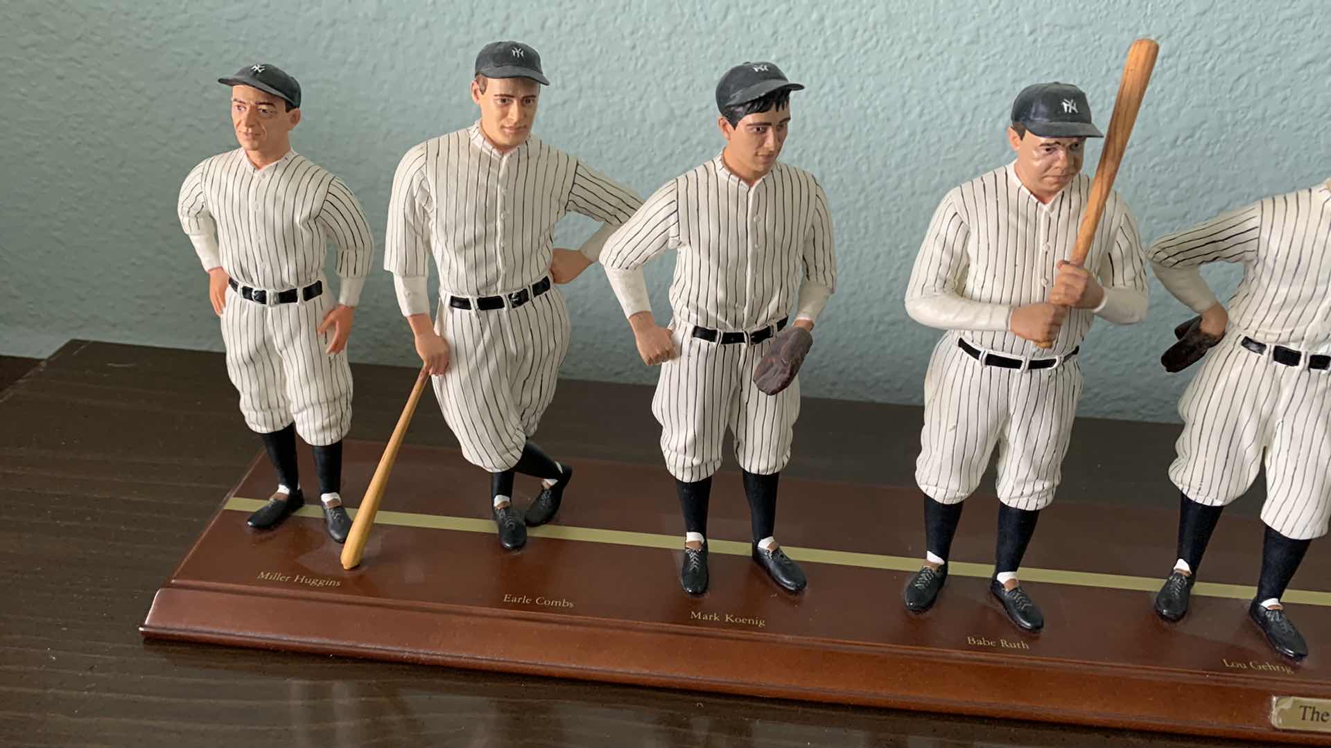 Photo 2 of DANBURY MINT MLB BASEBALL LICENSED 1927 NEW YORK YANKEES FIGURINE SET BABE RUTH