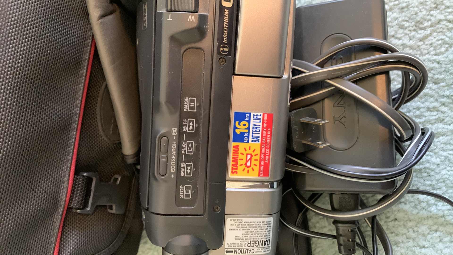 Photo 1 of SONY HANDYCAM VIDEO 8 CCD-TR37