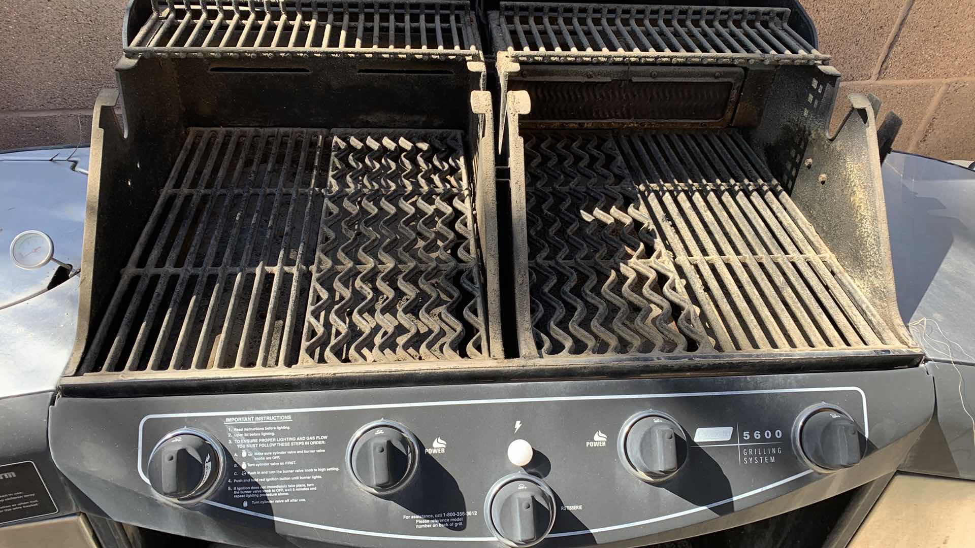 Photo 1 of COLEMAN 5600 GRILL WITH STEAM AND FRY SIDES SOLUTION