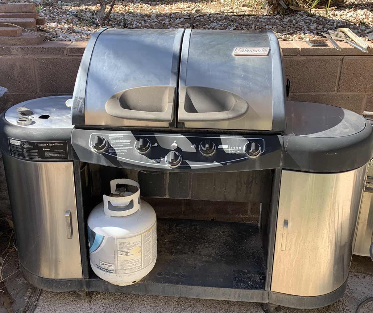 Photo 1 of COLEMAN 5600 GRILL WITH STEAM AND FRY SIDES SOLUTION