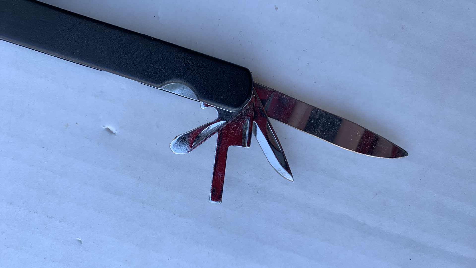 Photo 4 of LEATHERMAN MULTIPLE TOOLS