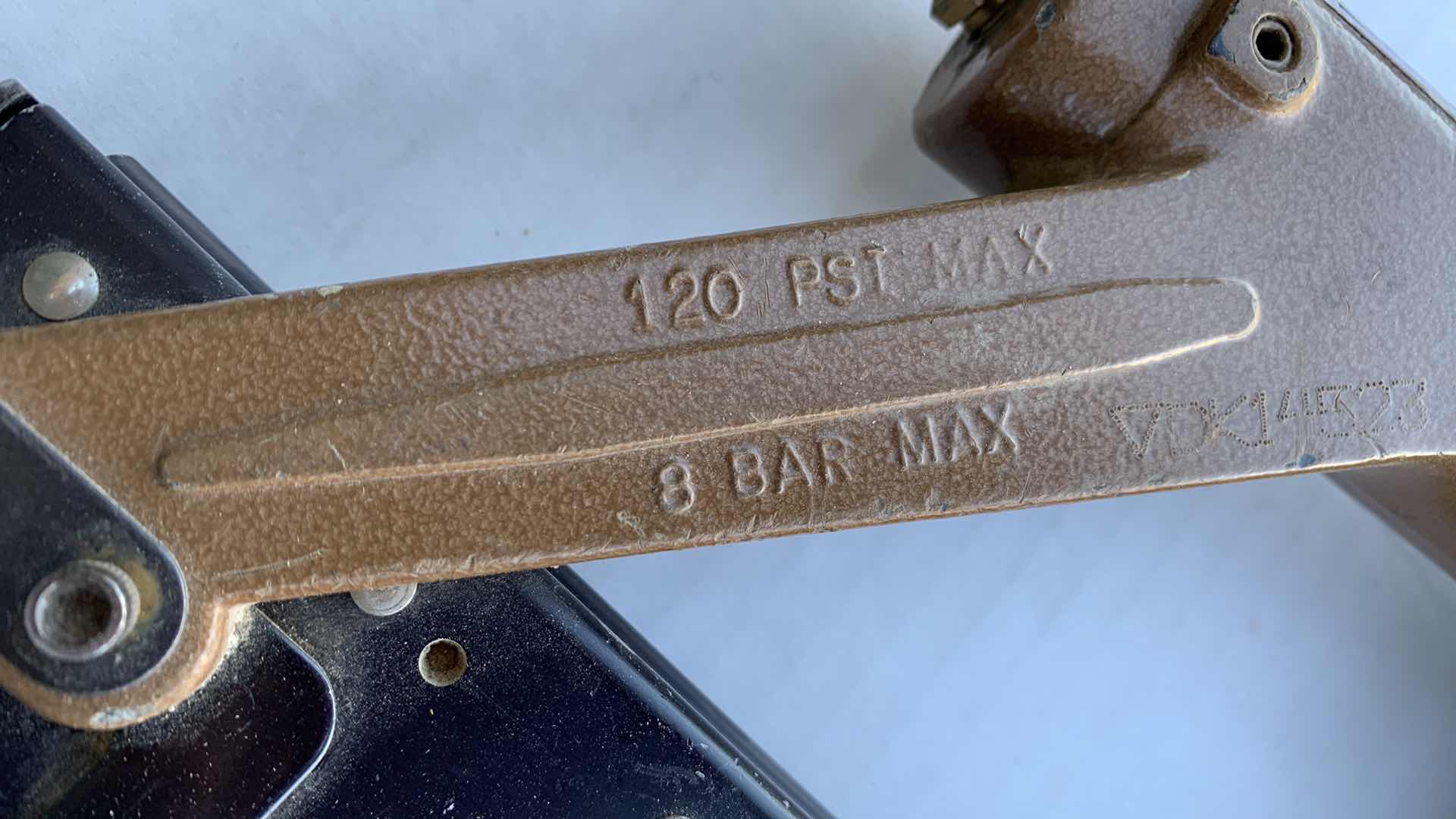 Photo 1 of DUO FEST FINISH NAILS MODEL LFN 764