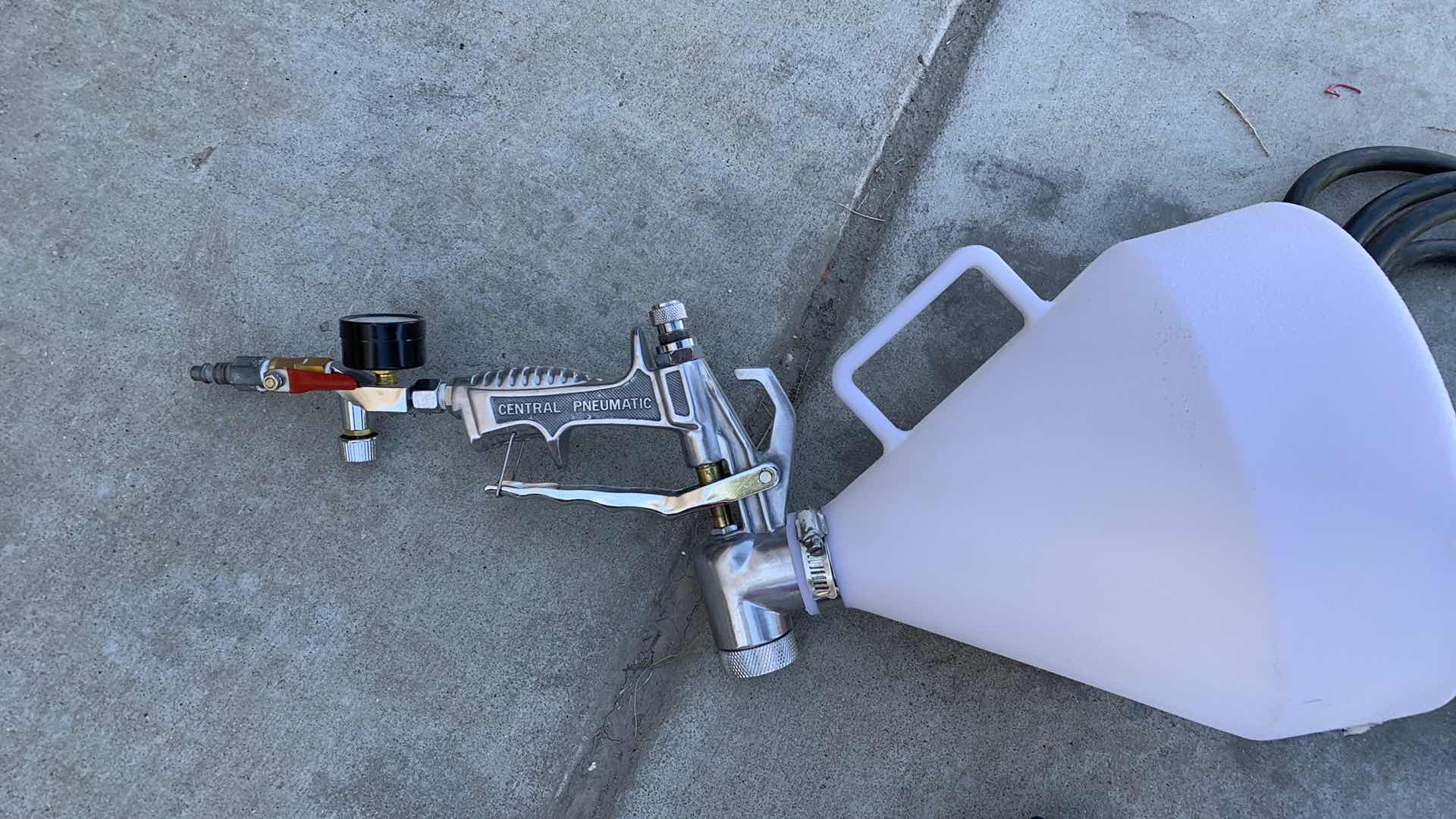 Photo 1 of CENTRAL PNEUMATIC SPRAY GUNS AND GAUGES