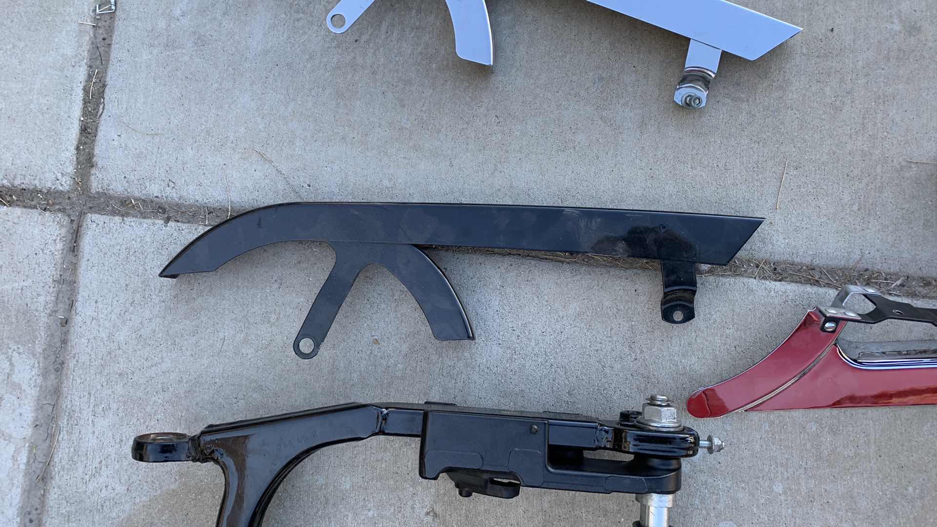 Photo 1 of HARLEY DAVIDSON FRONT FORK AND OTHER PARTS