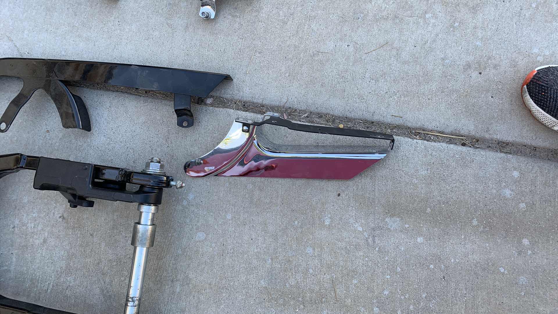 Photo 1 of HARLEY DAVIDSON FRONT FORK AND OTHER PARTS