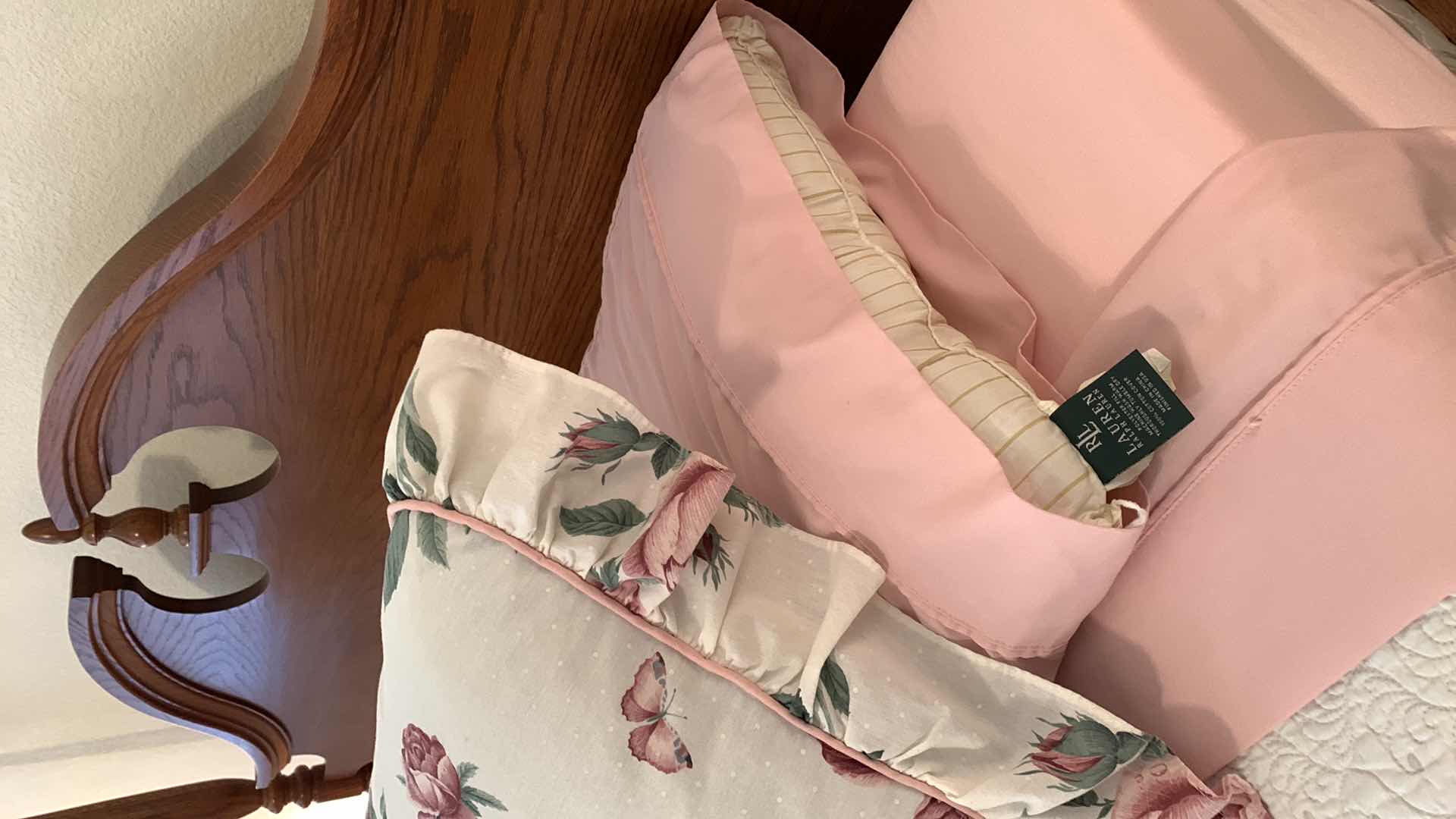 Photo 2 of THOMASVILLE 4 POST QUEEN BED WITH MATTRESSES AND RALPH LAUREN SHEETS