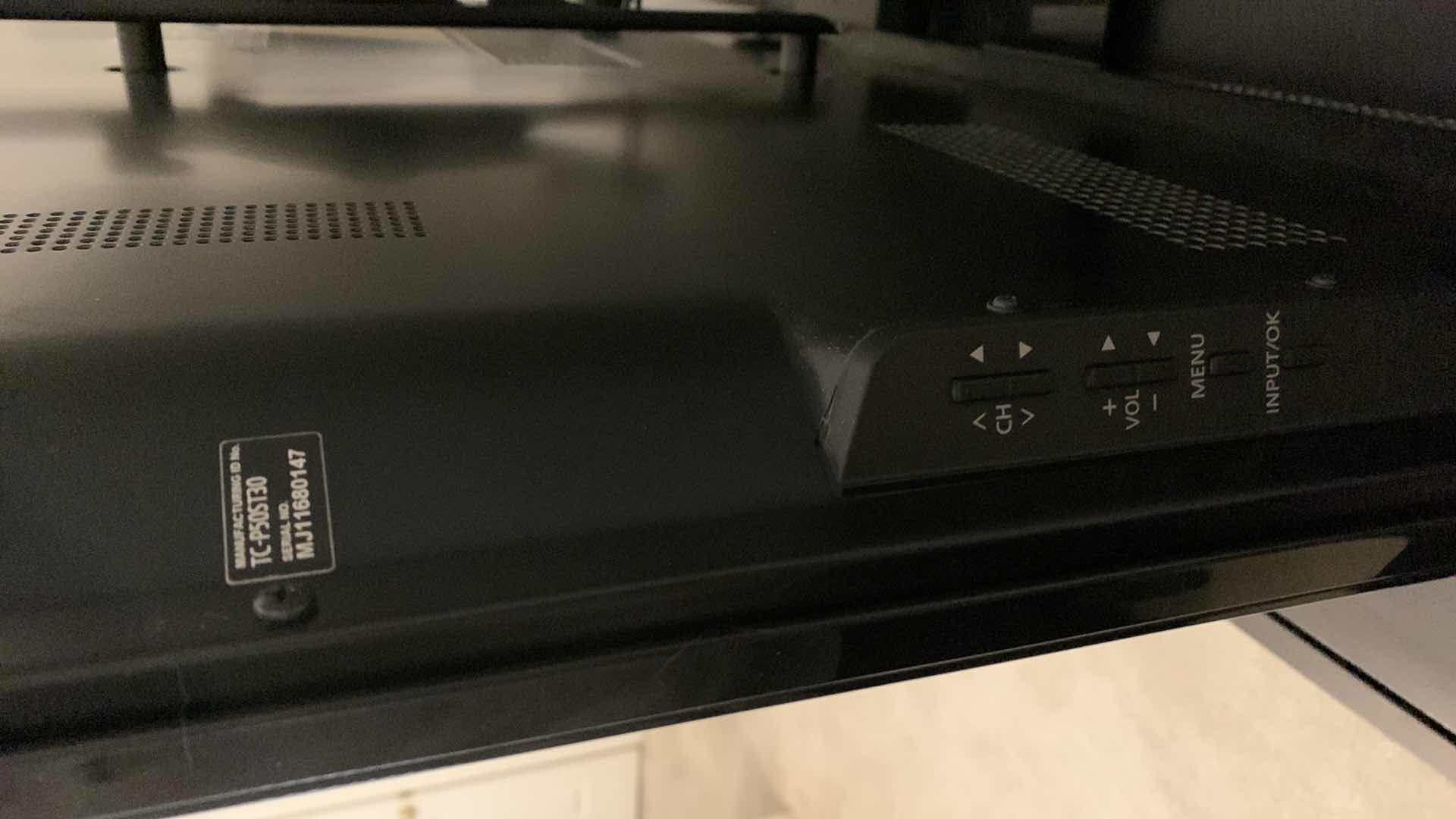 Photo 1 of PANASONIC TV TC-P50ST30 55”