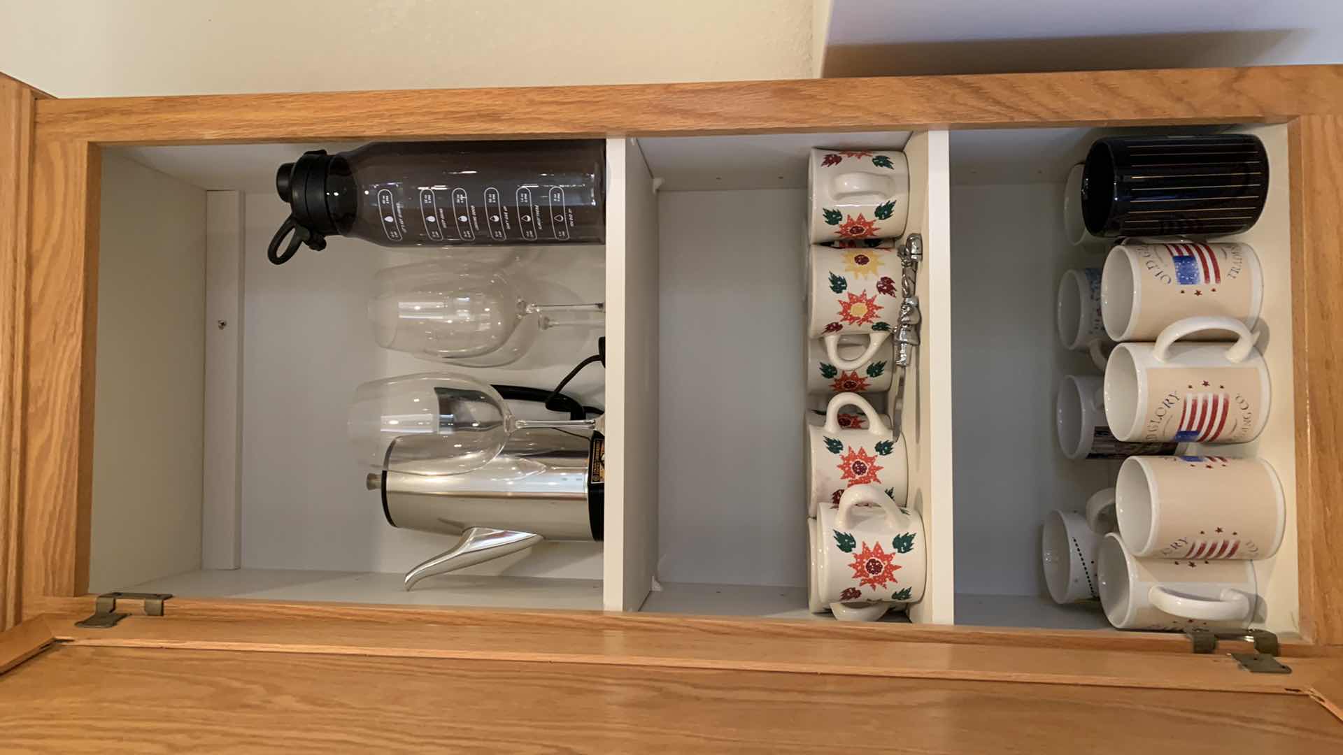 Photo 1 of CONTENTS OF SHELF