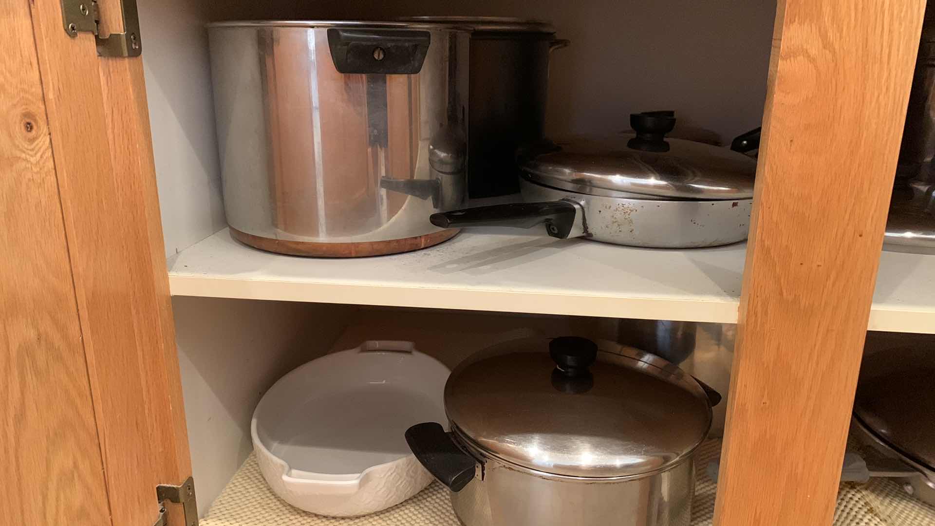 Photo 1 of CONTENTS OF SHELVES