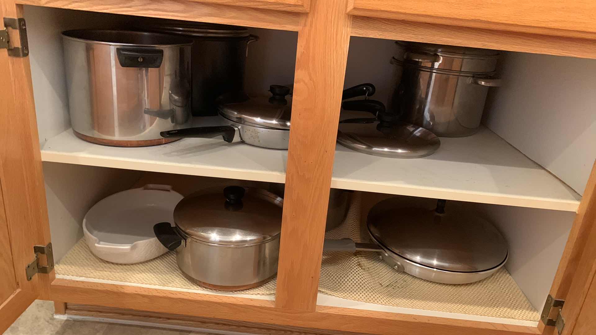 Photo 1 of CONTENTS OF SHELVES