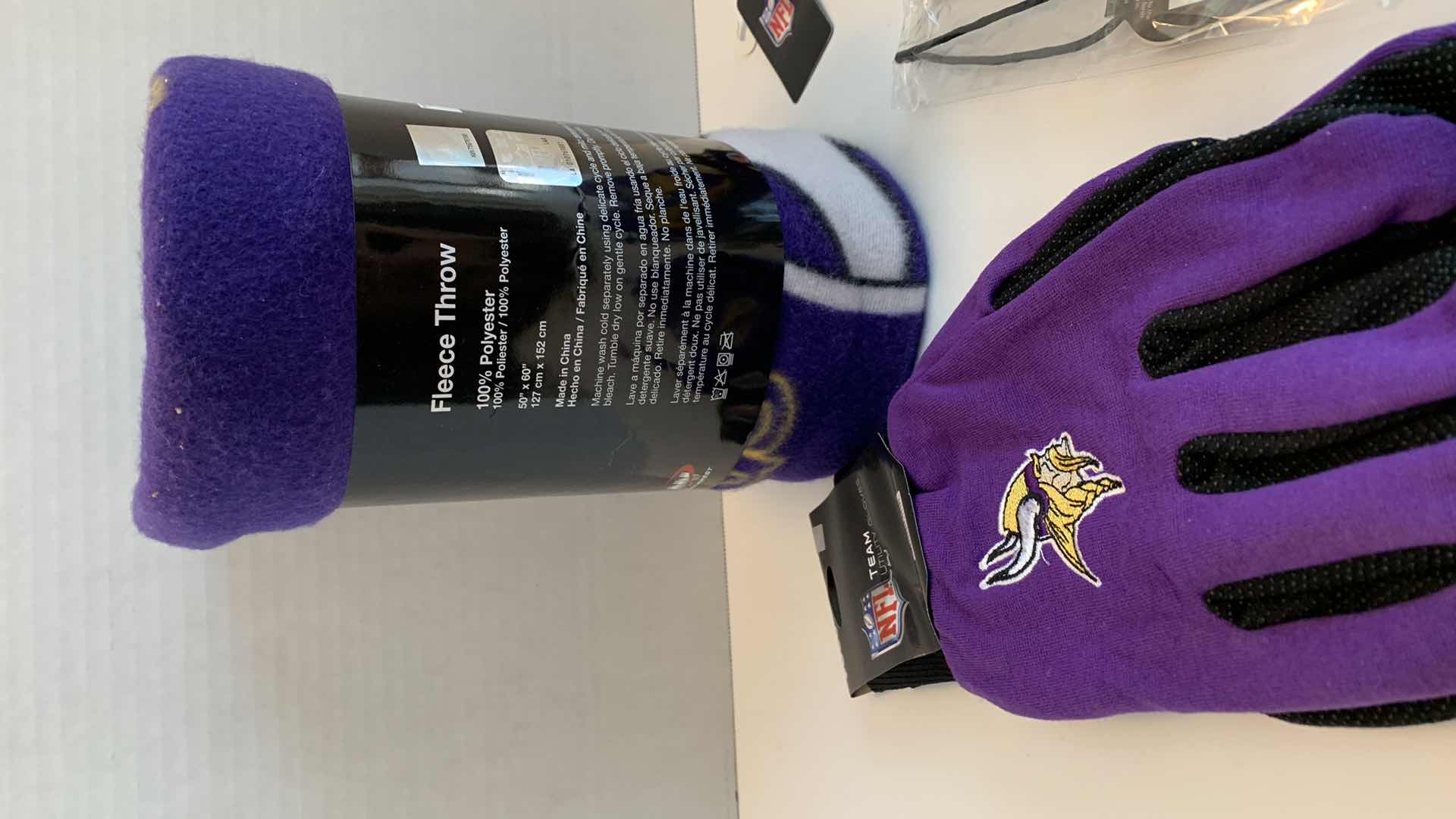 Photo 1 of NFL FOOTBALL MINNESOTA VIKINGS TEAM GEAR