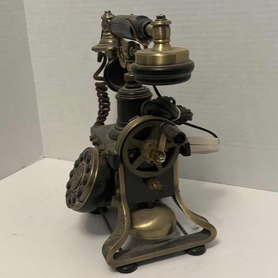 Photo 1 of EIFFEL TOWER CORDED RETRO PHONE