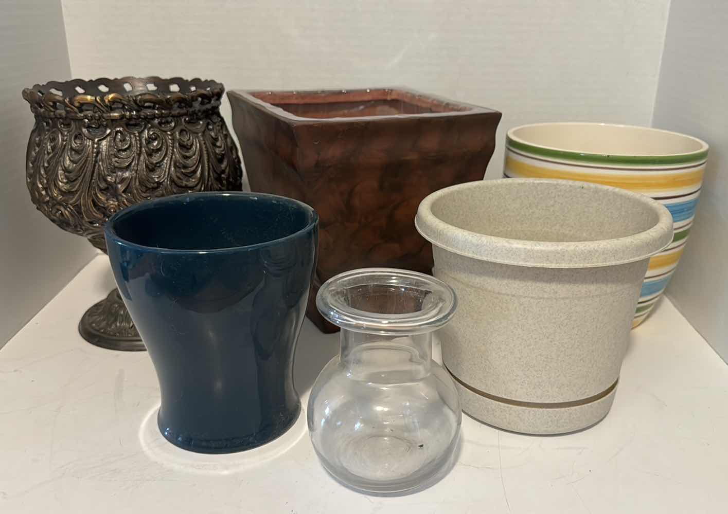 Photo 1 of LOT OF 6 POTS