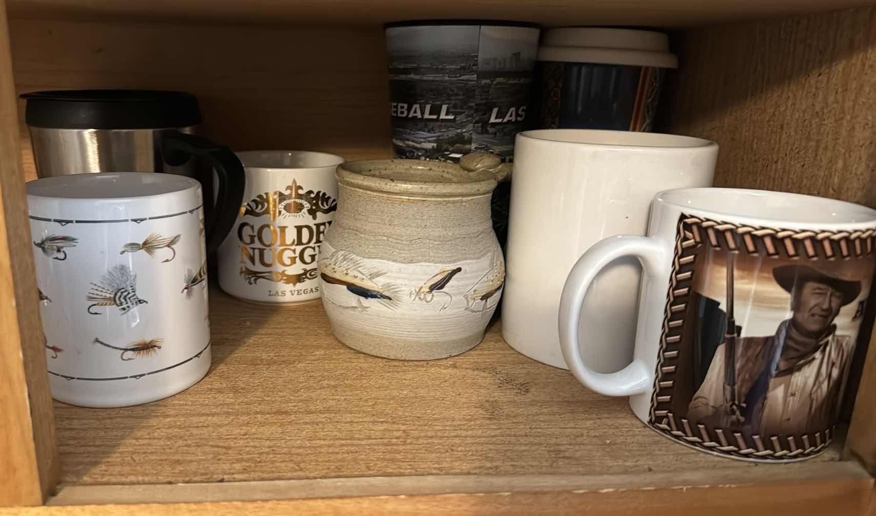 Photo 1 of LOT OF 8 DRINKWARE