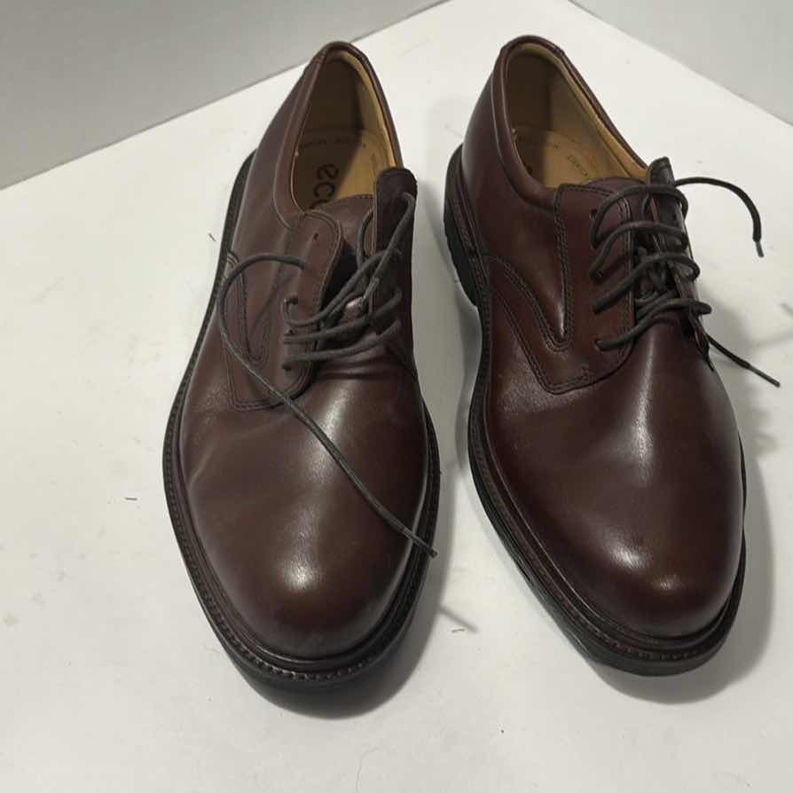 Photo 1 of MENS SIZE 13