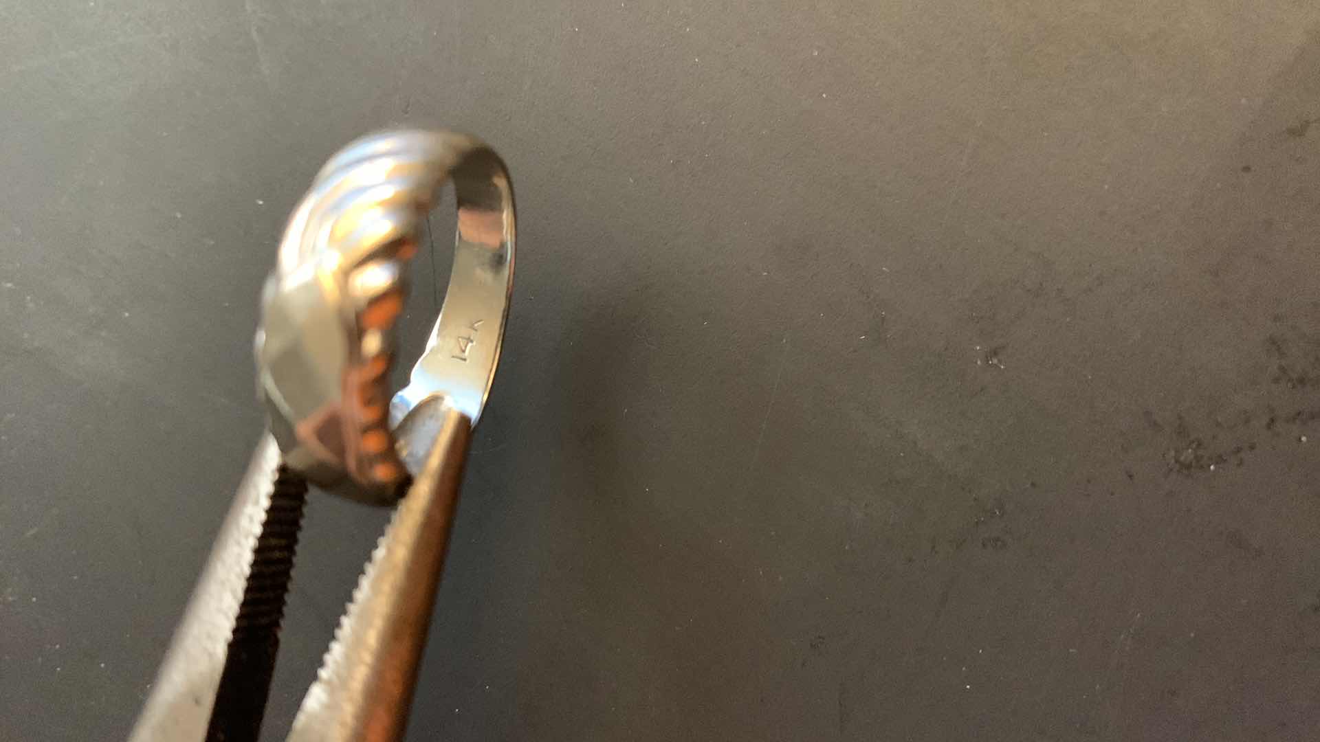 Photo 1 of 14K RING SIZE 9.5